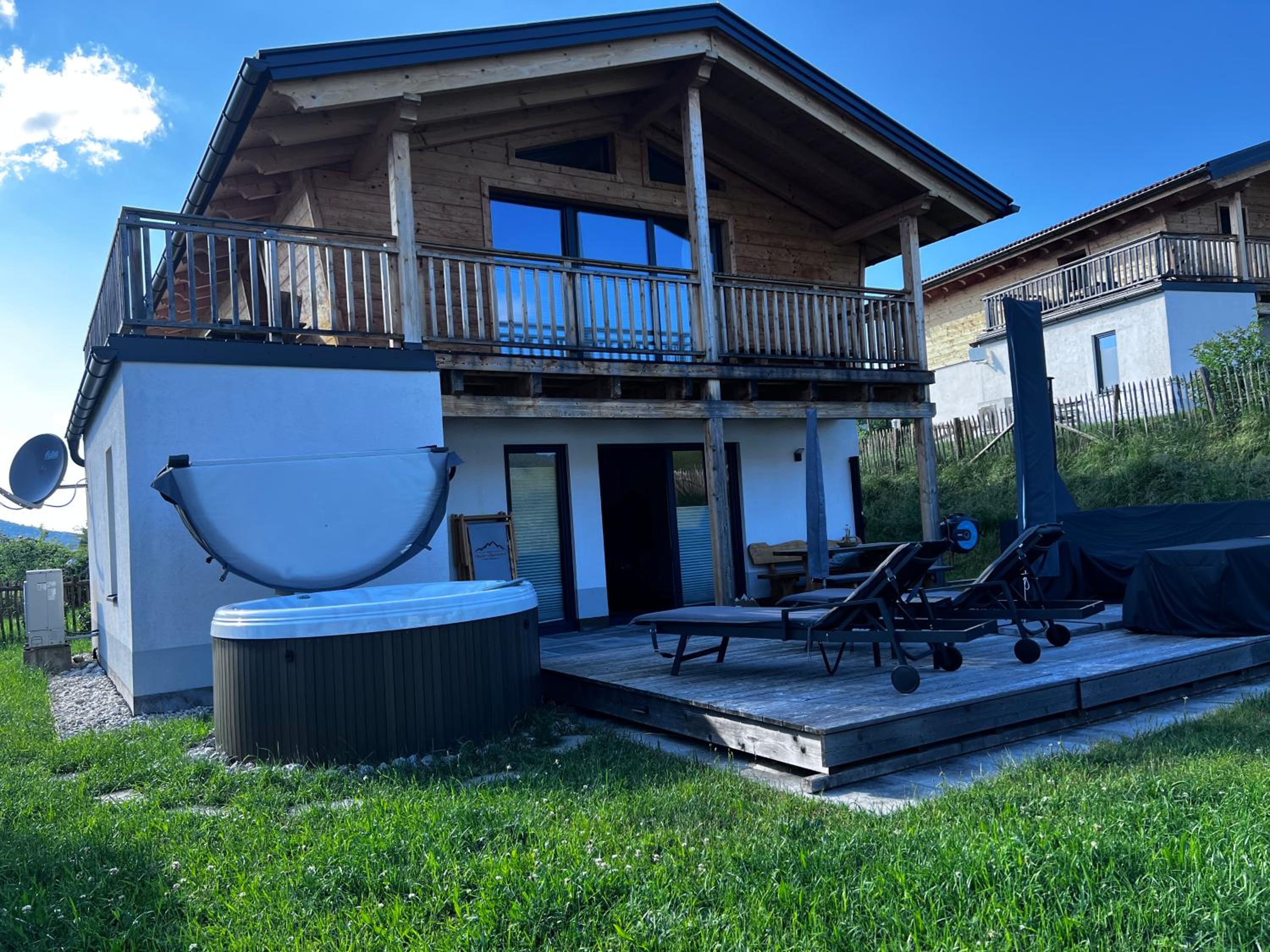 Chalet Charivari Inzell mit Whirlpool, Sauna & Garten