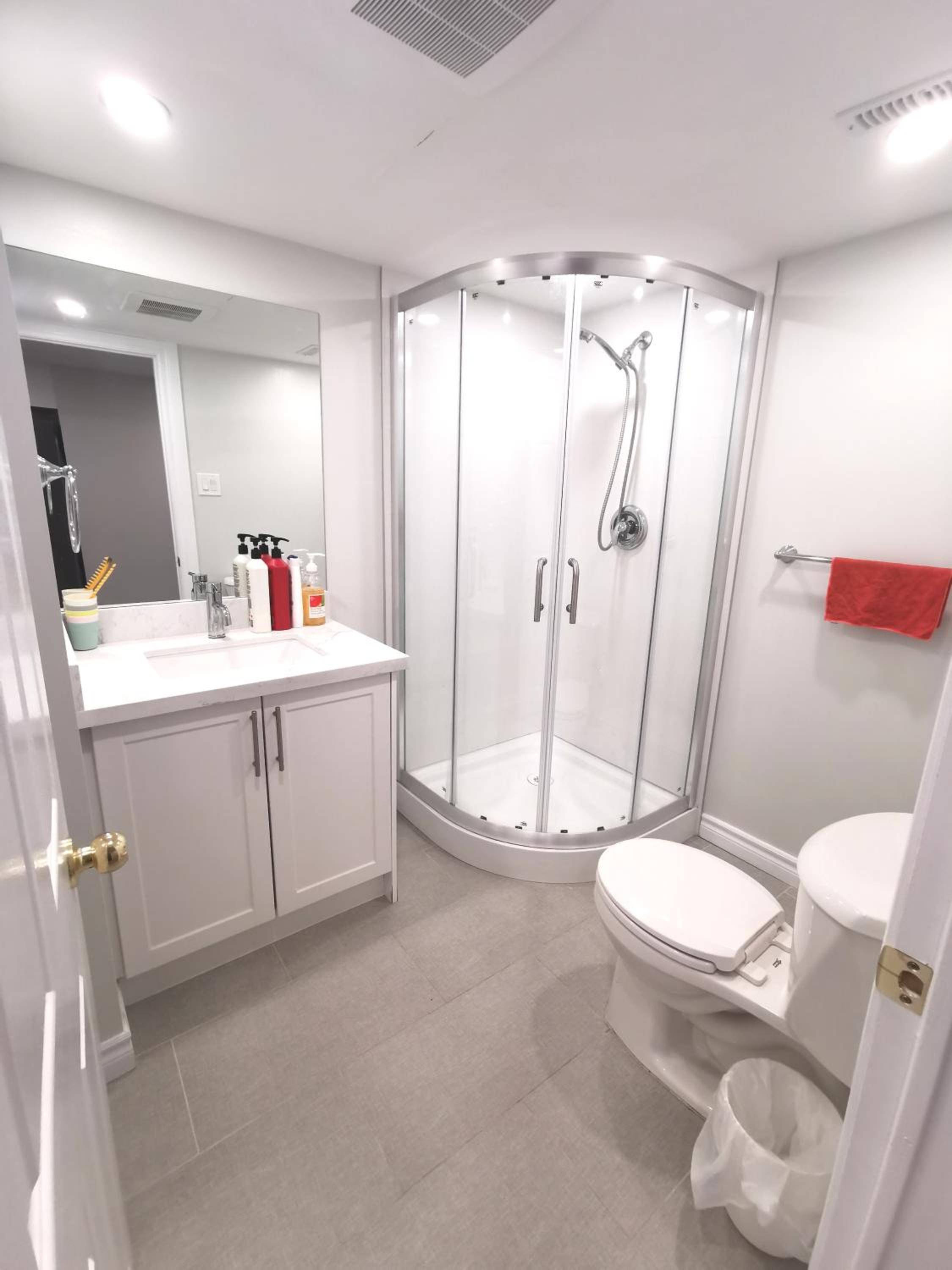 Perfect location comfort private house lower level 2 bedroom unit
