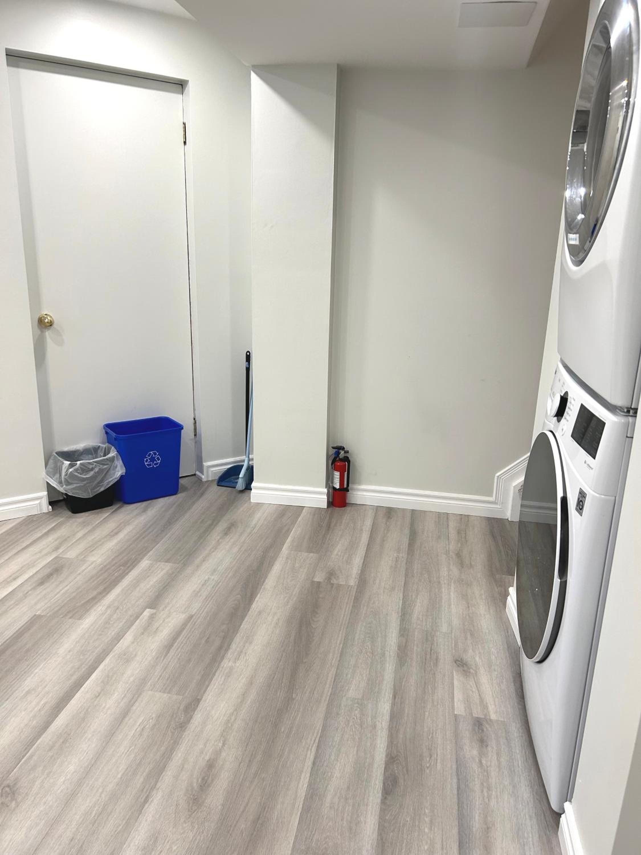 Perfect location comfort private house lower level 2 bedroom unit