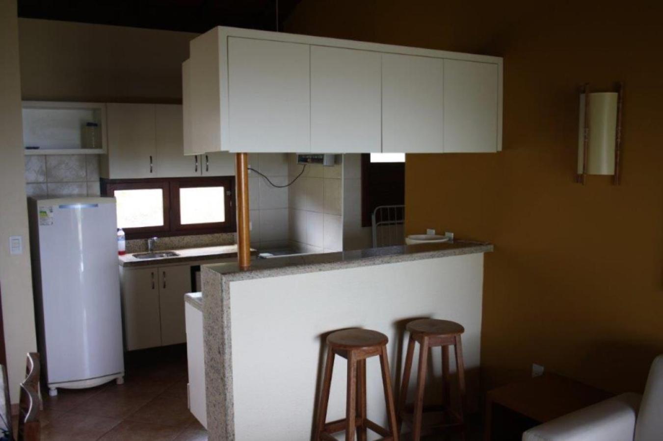 Casa espetacular em condomínio pé-na-areia, RZ15