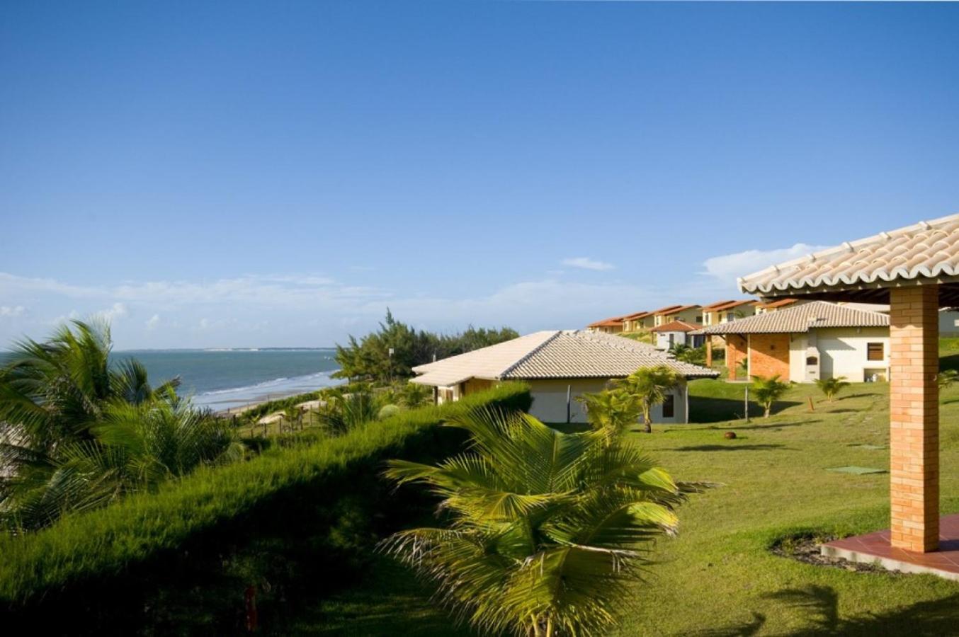 Casa espetacular em condomínio pé-na-areia, RZ15