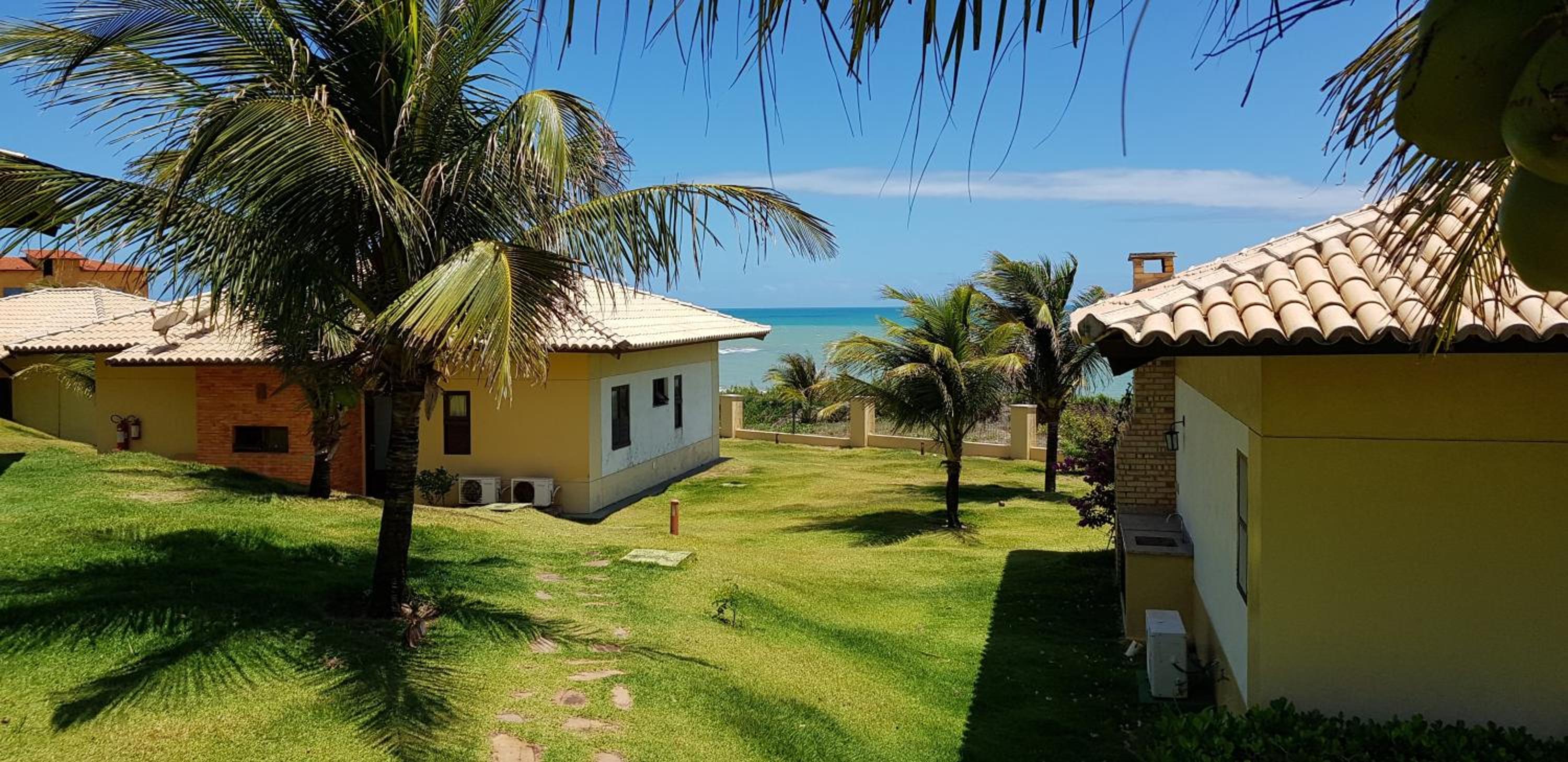 Casa espetacular em condomínio pé-na-areia, RZ15