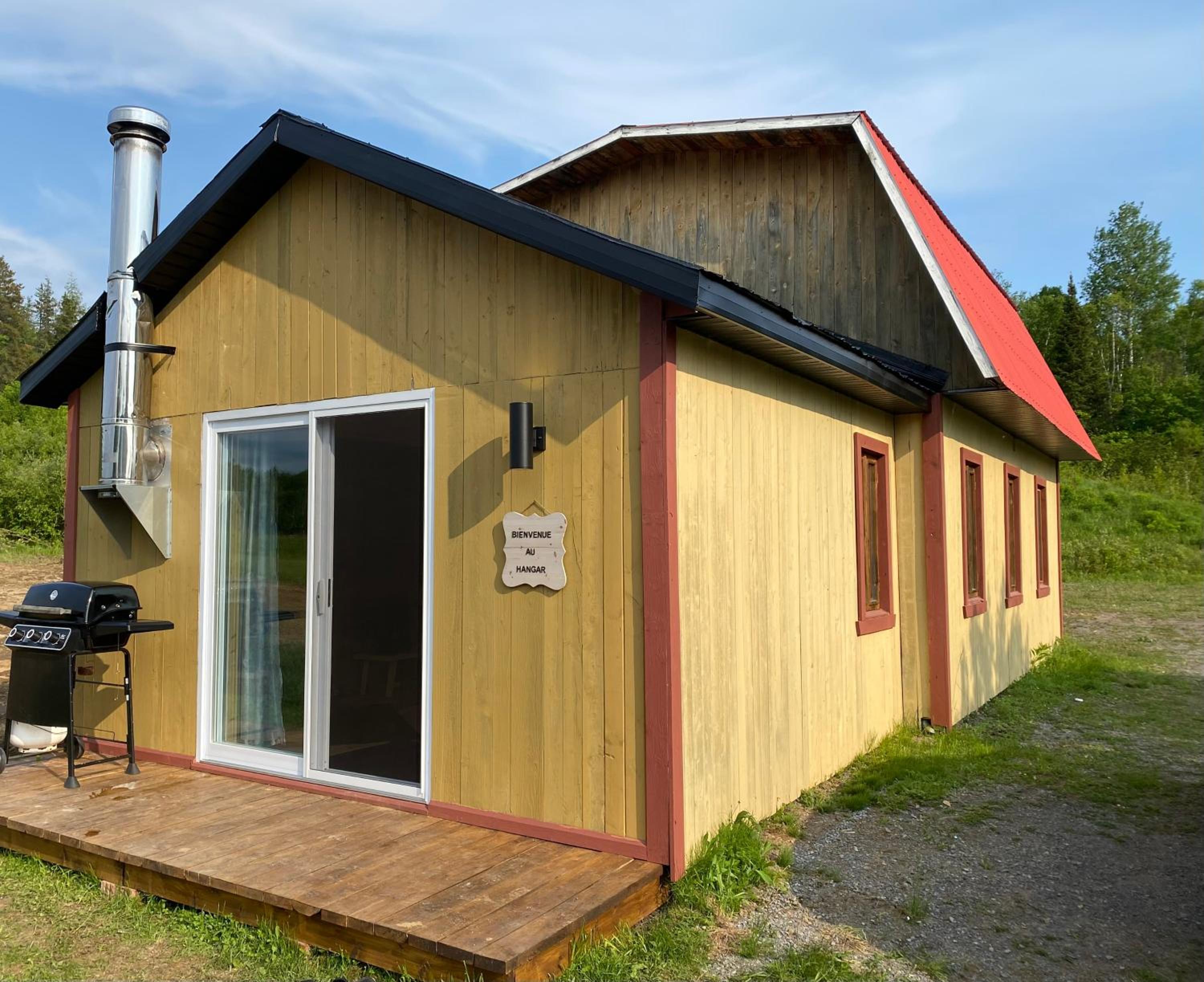 Le Hangar