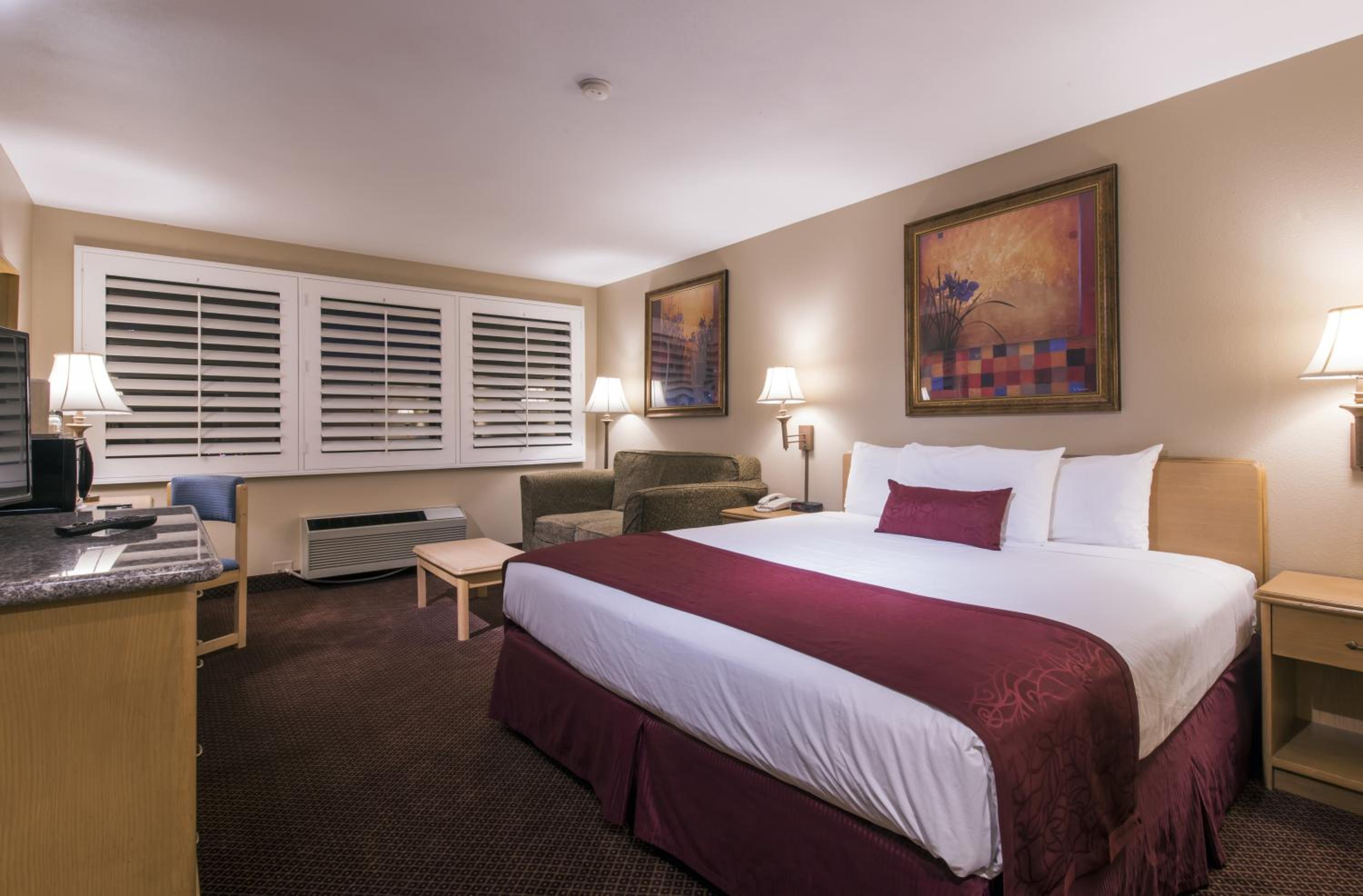 Grand Vista Hotel - Property Image 10