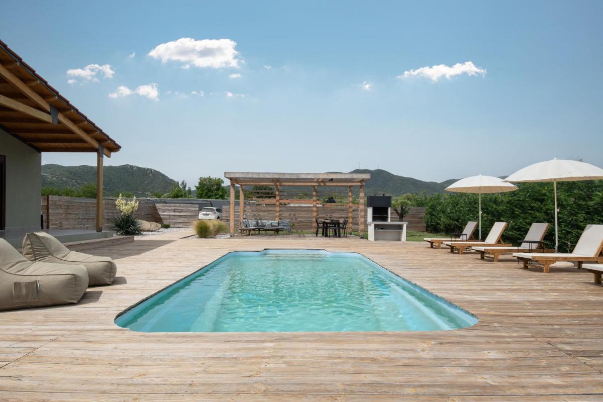 Thespis Villa 2 photo 3
