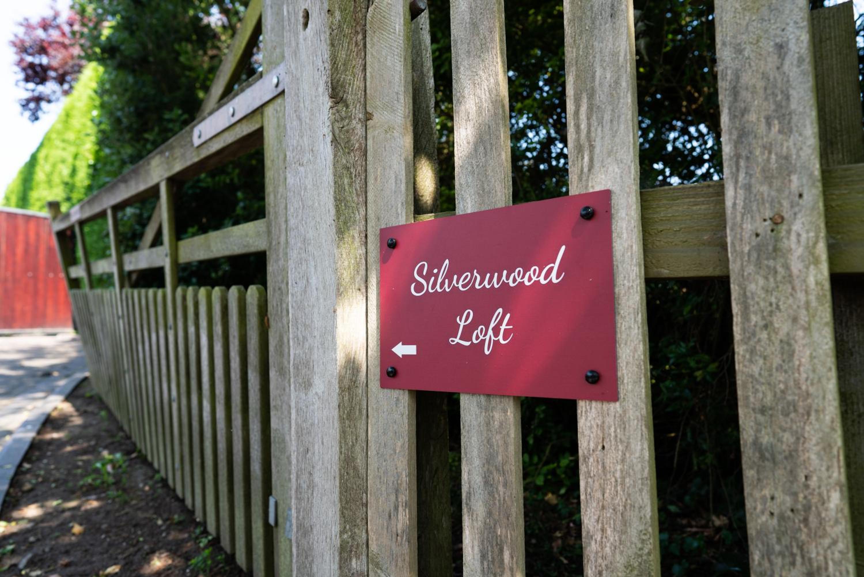 Silverwood Stylish House - Pass the Keys
