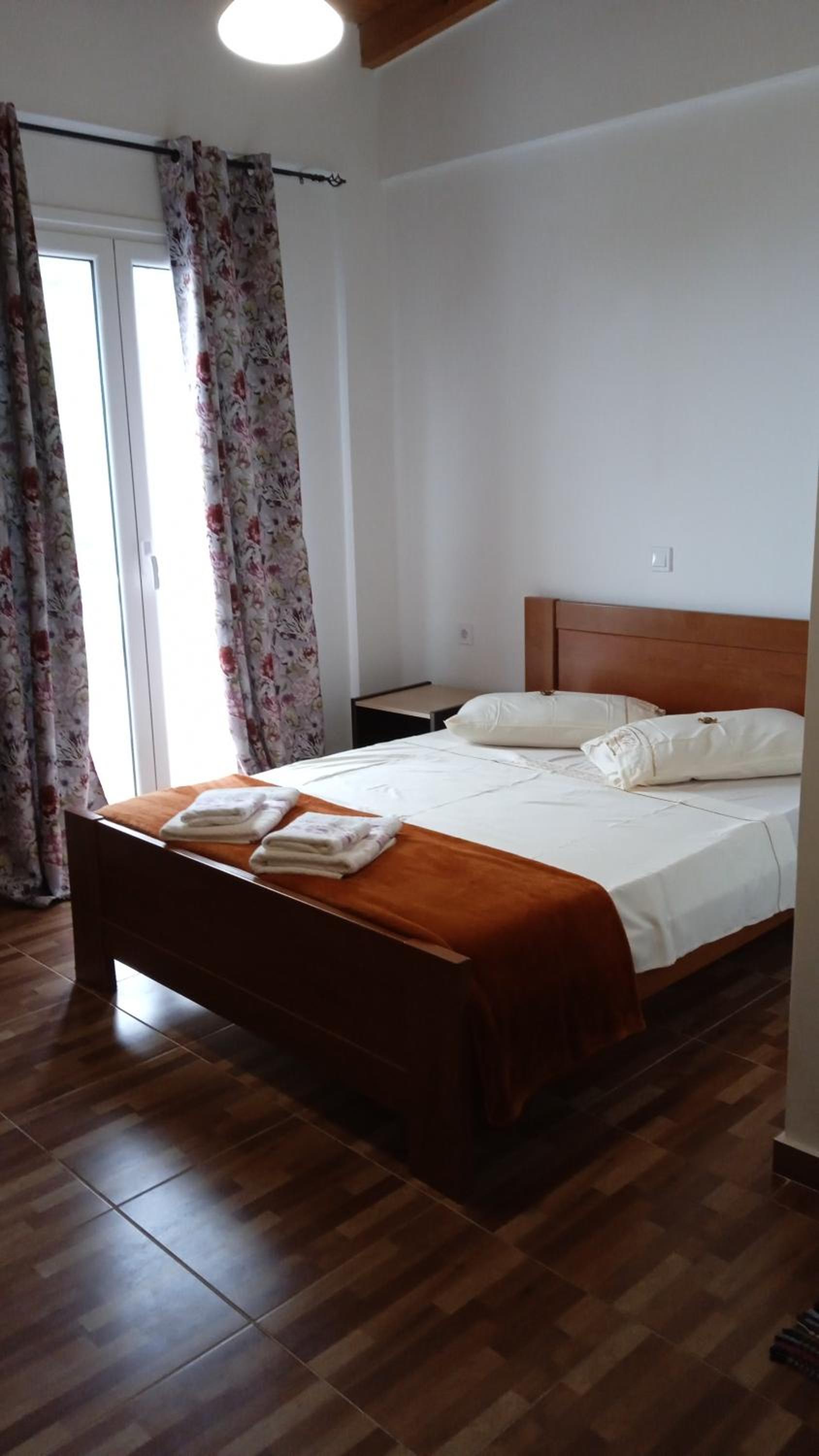 Tolis Rooms