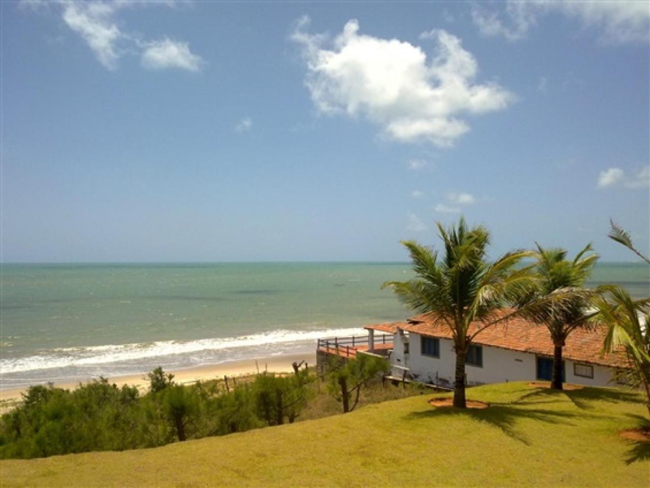 Casa espetacular em condomínio pé-na-areia, PZ11