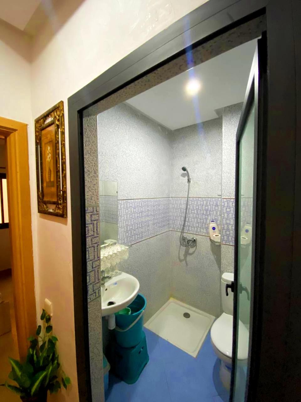 Comfort apartment, with nice terrace (2min to sea) view 3