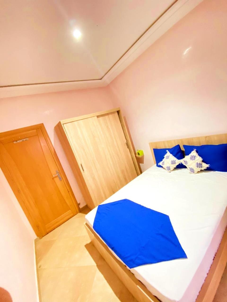Comfort apartment, with nice terrace (2min to sea) view 2