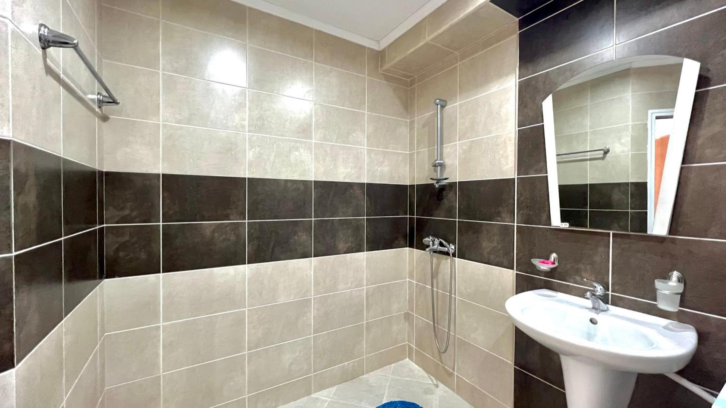 Bratanov Royal Palm Apartments