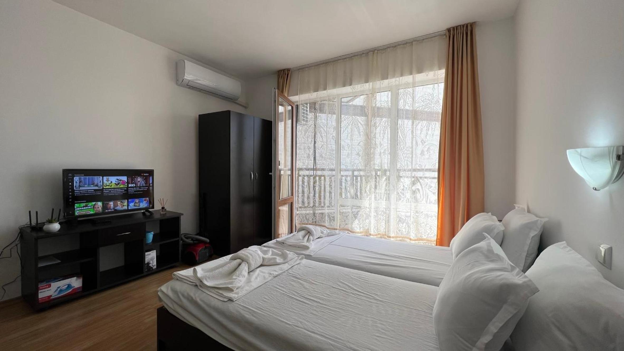 Bratanov Royal Palm Apartments