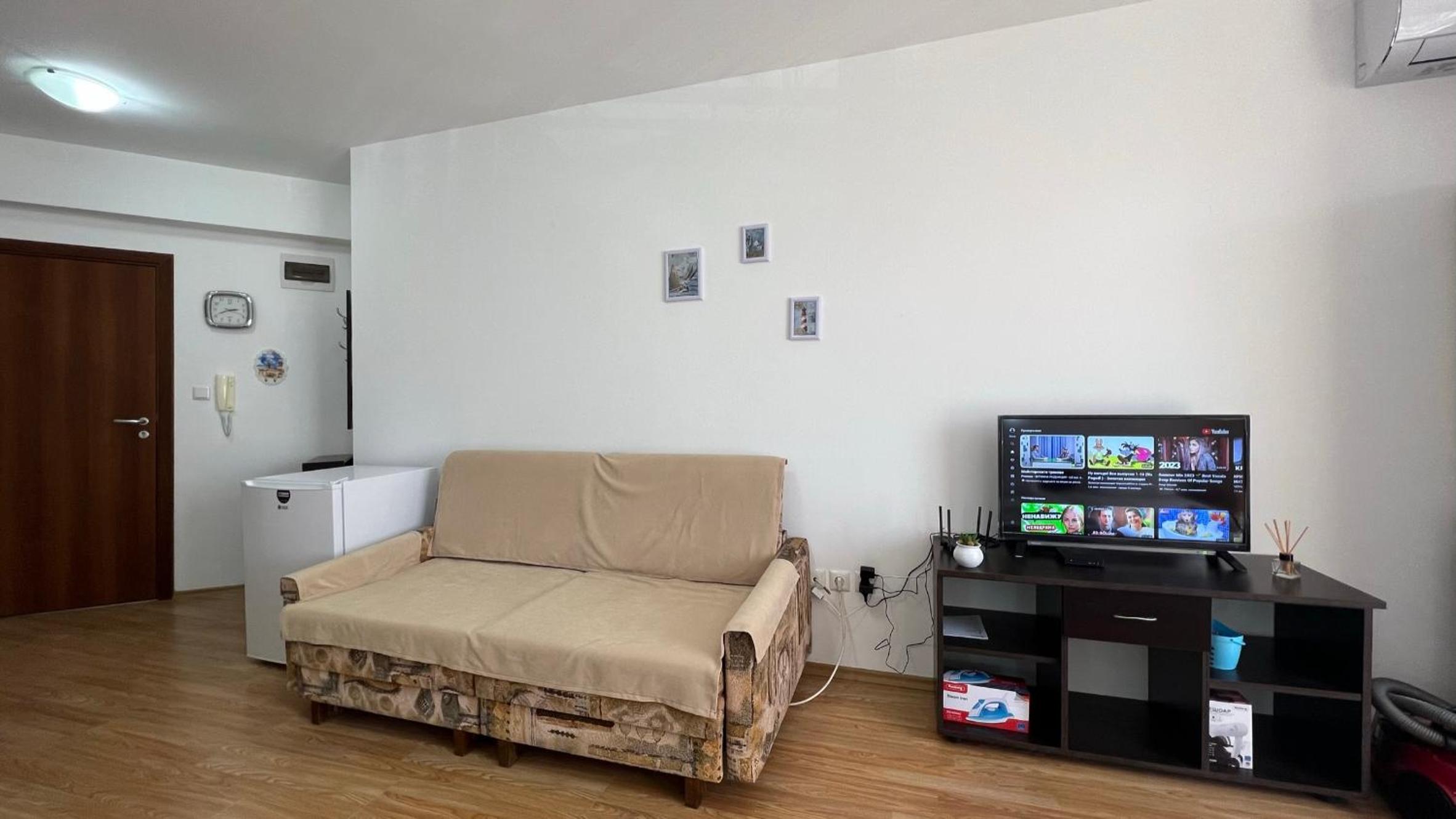 Bratanov Royal Palm Apartments