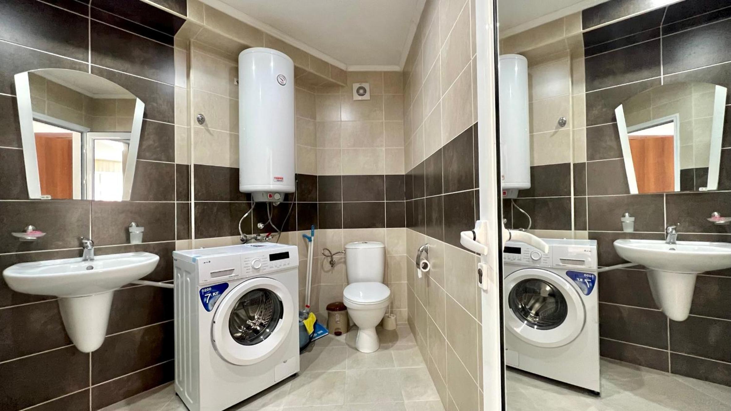 Bratanov Royal Palm Apartments
