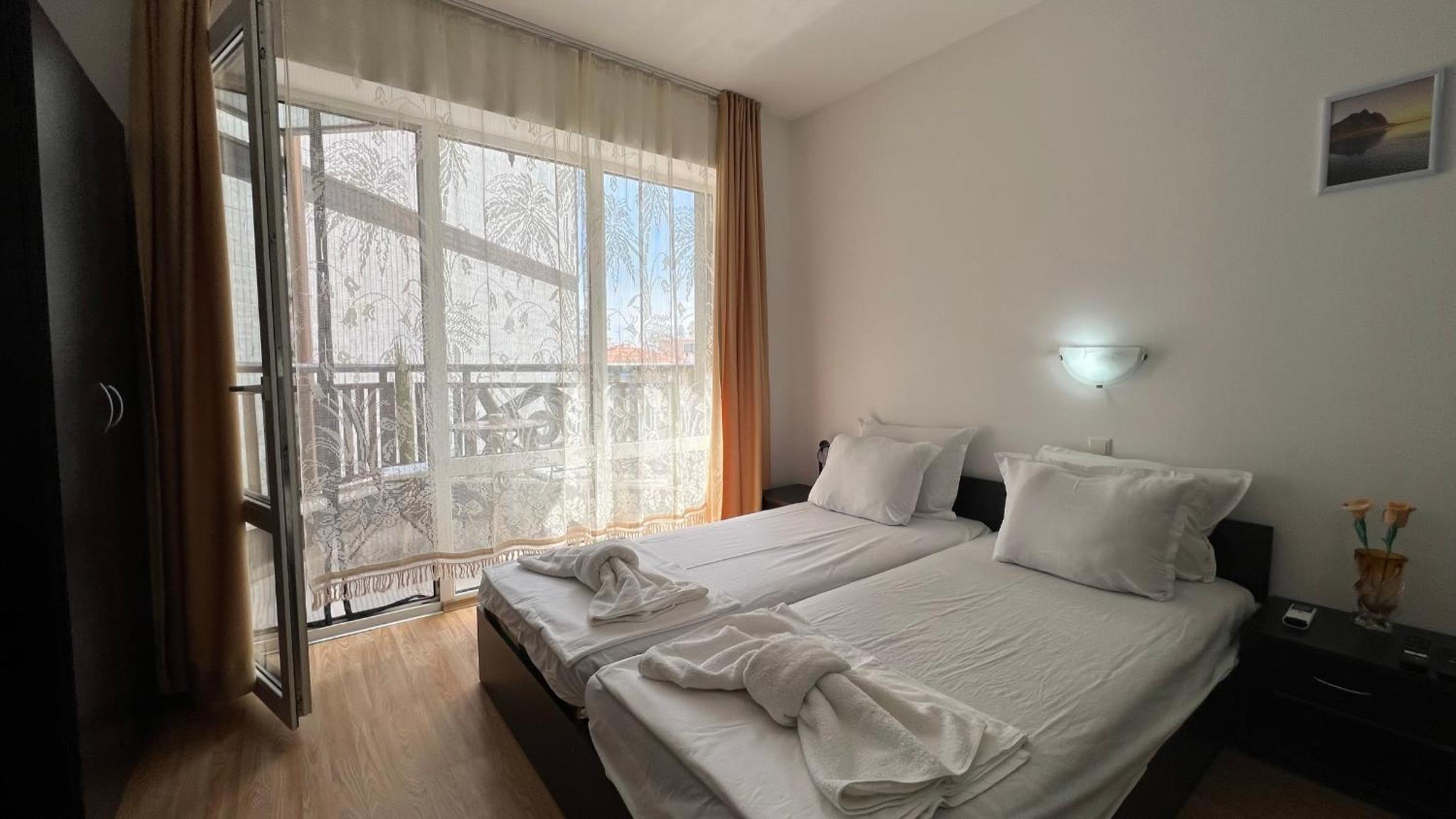 Bratanov Royal Palm Apartments