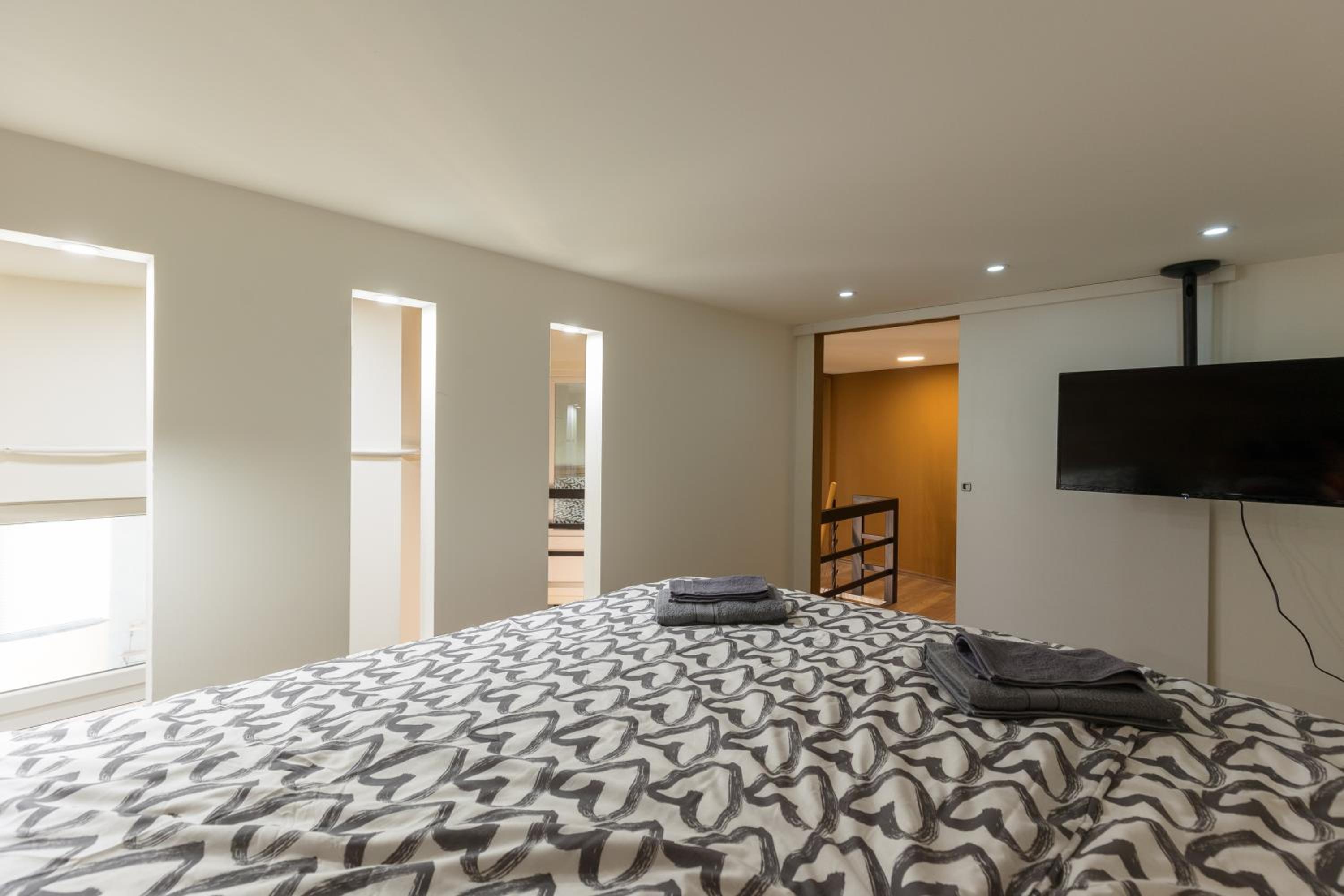 Kazinczy 10 Apartment with 3 bedrooms view 5
