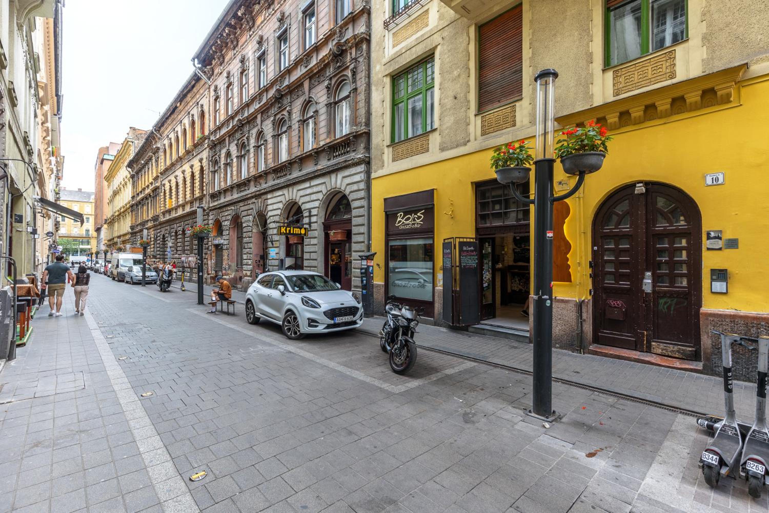Photo 19
