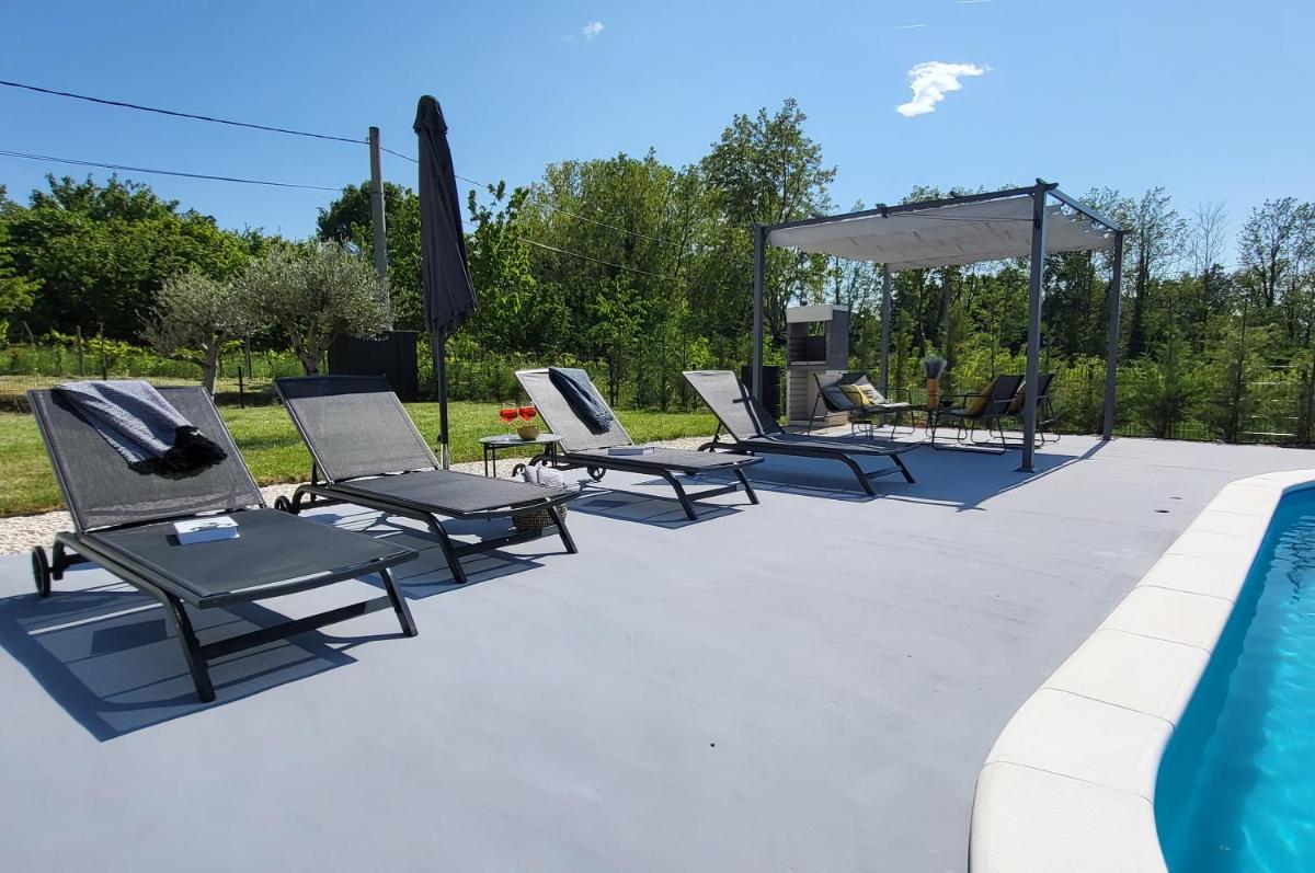Villa Ruza, brand new holiday home with private pool in Istria, Saturdays check in and out view 3