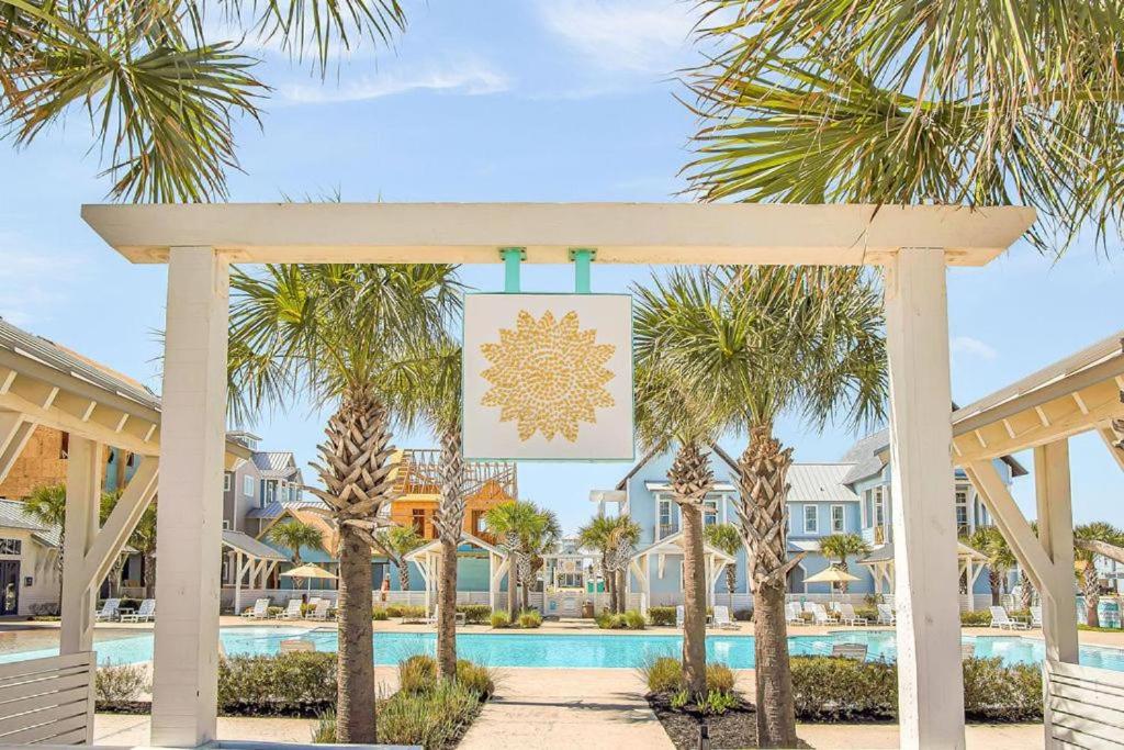 Luxury home with great resort amenities view 2