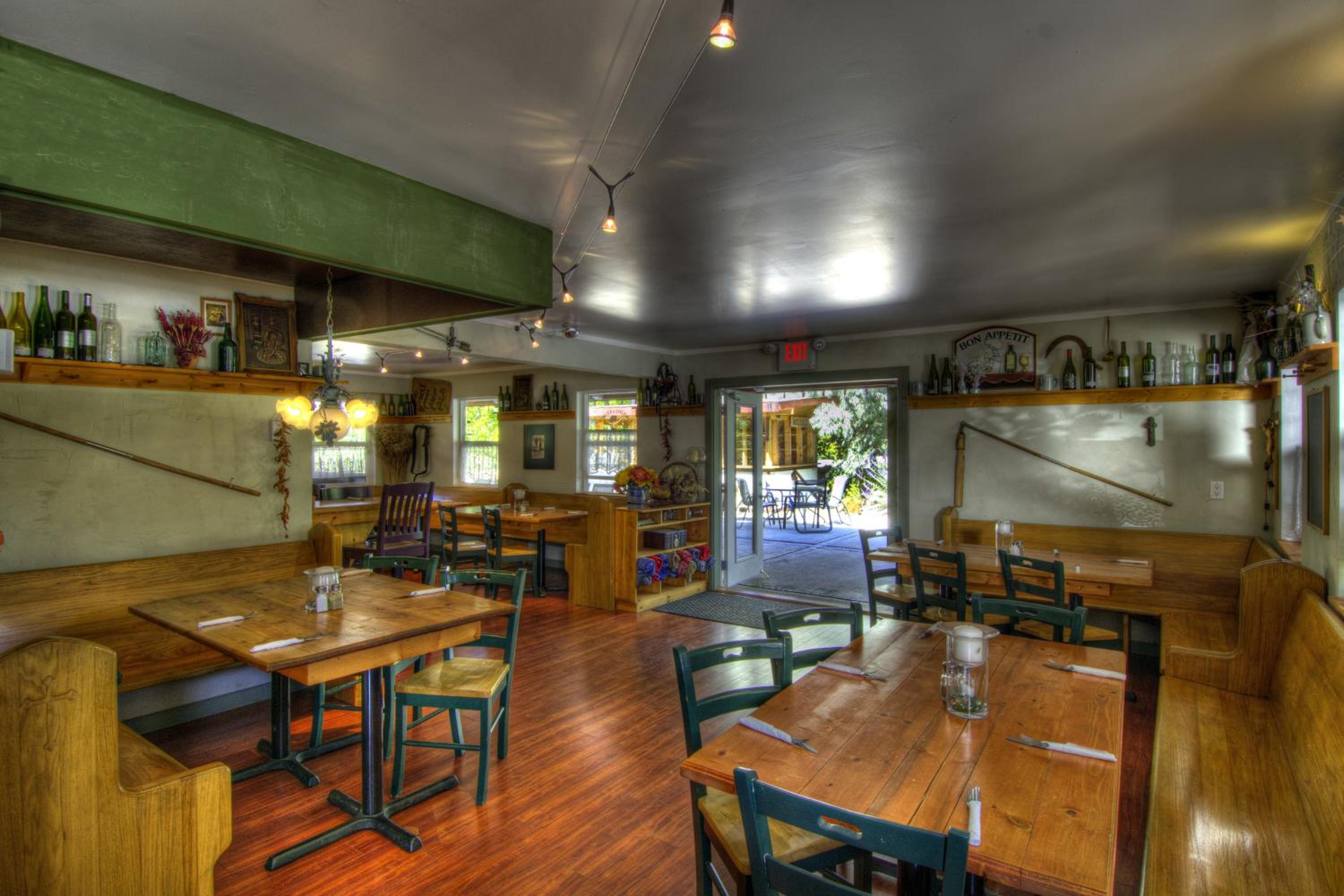 Crowsnest Vineyards Guesthouse