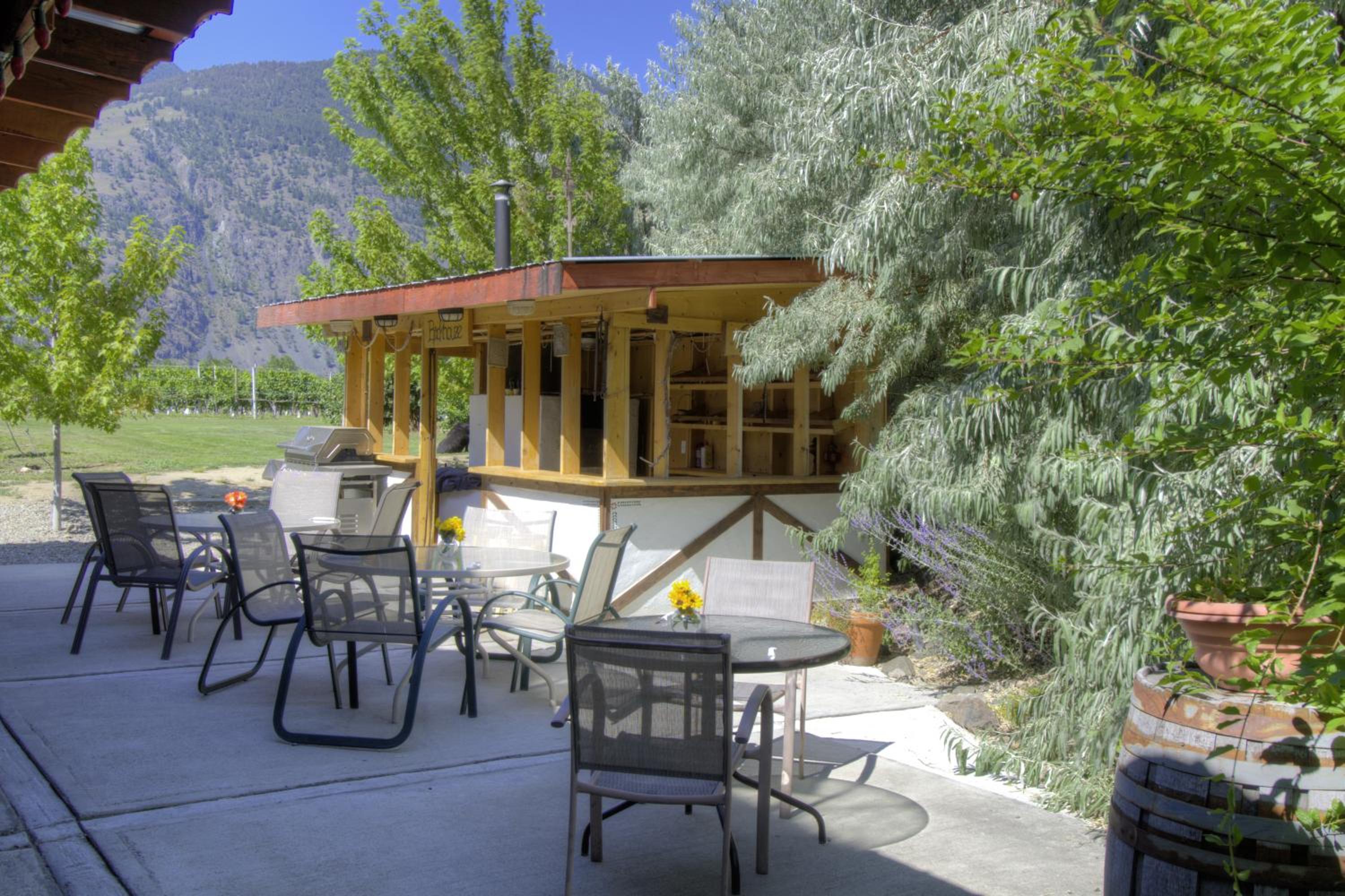 Crowsnest Vineyards Guesthouse