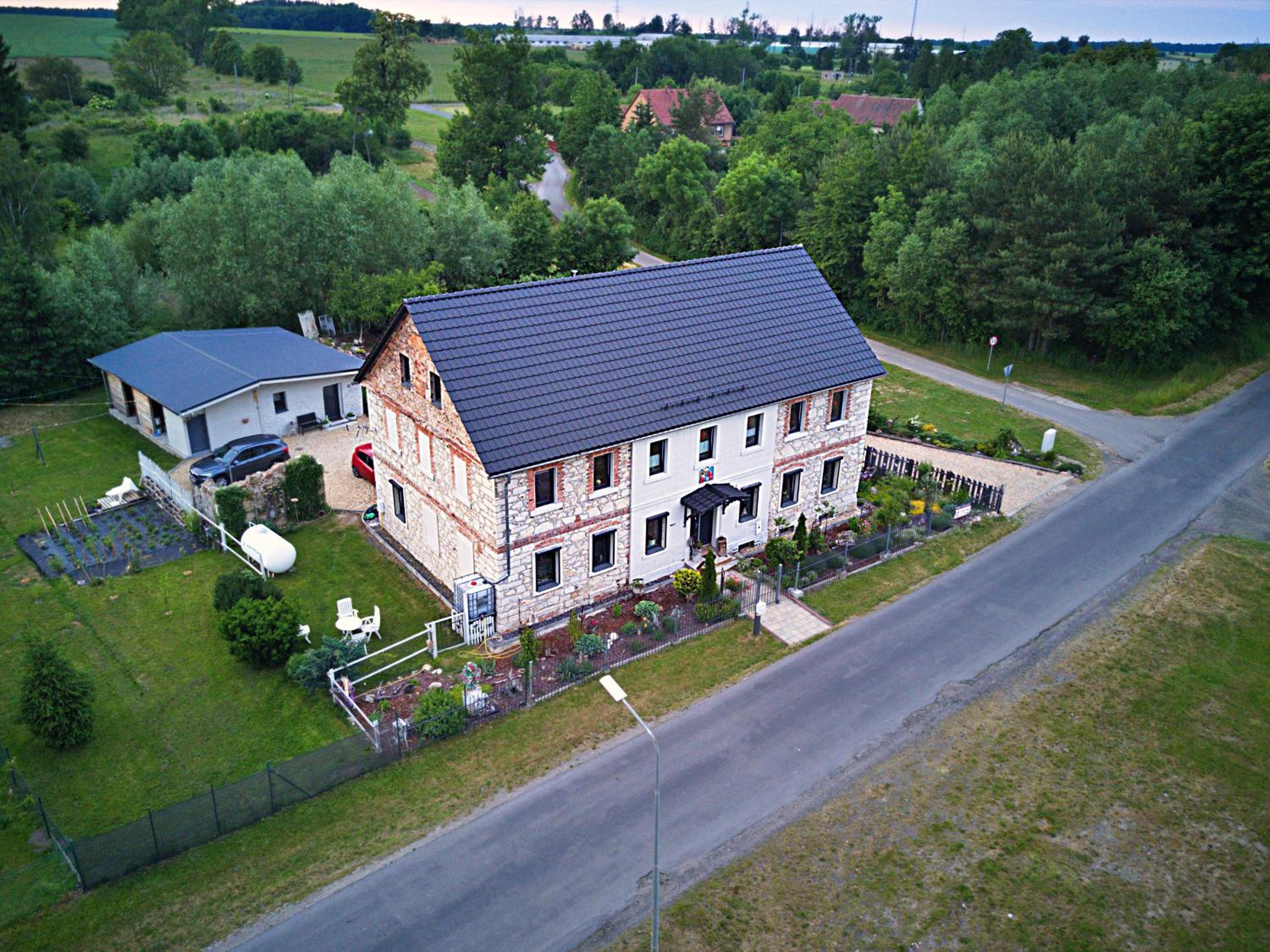 Photo 19
