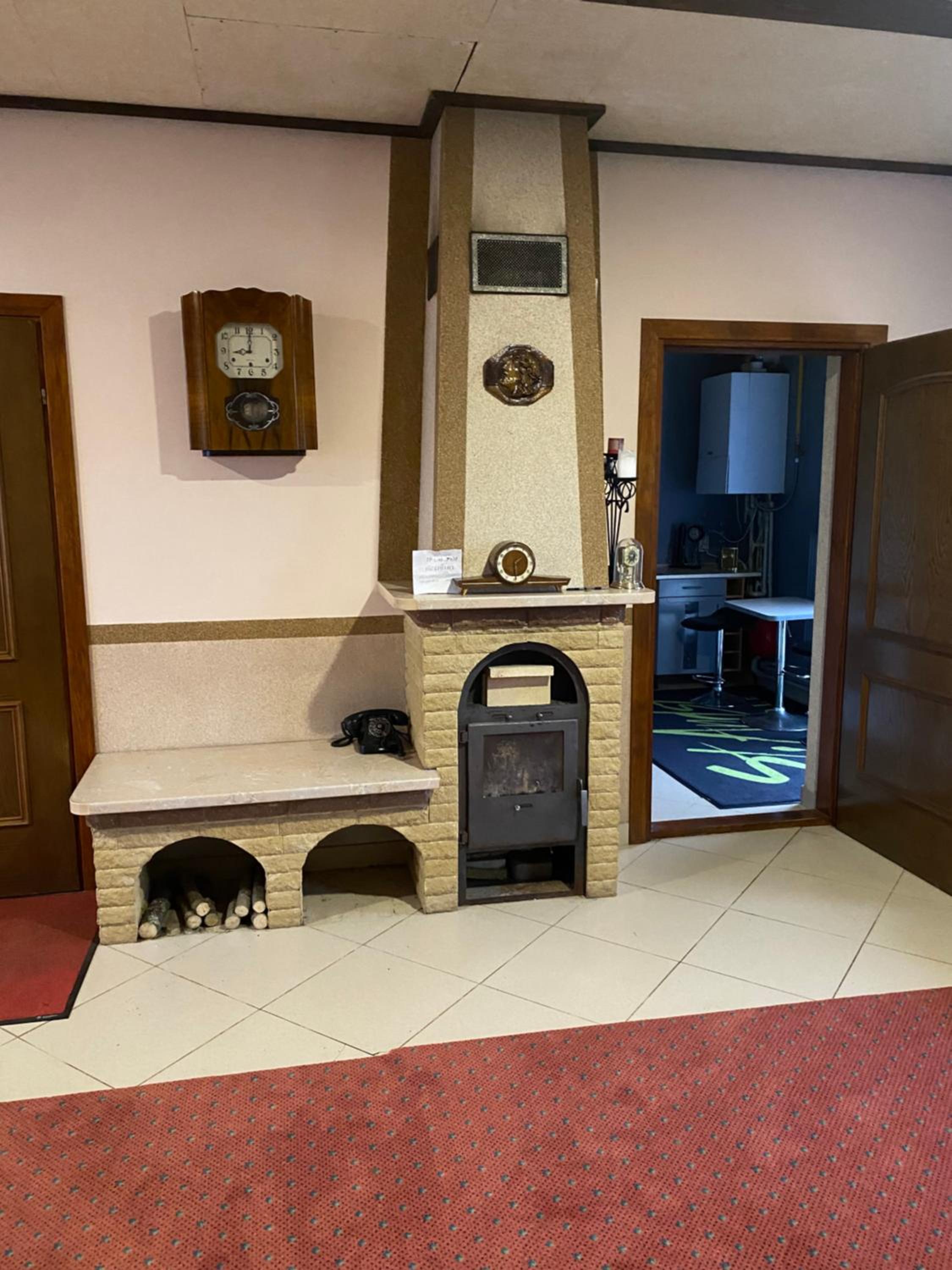 Photo 8
