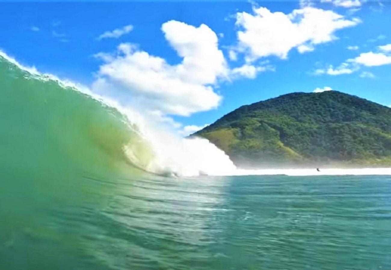 Casa a uma quadra da praia Maresias