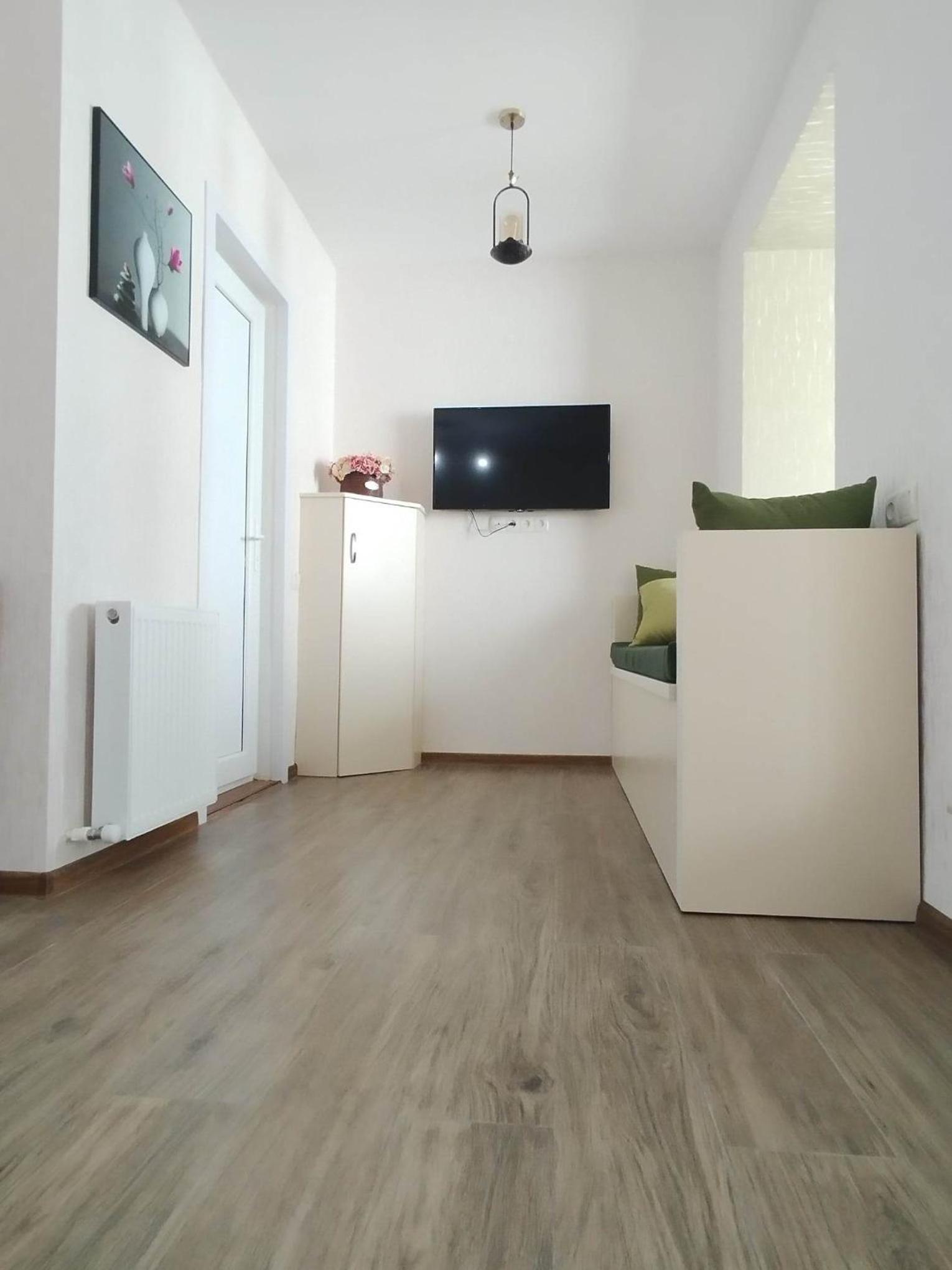 Metekhi Apartments