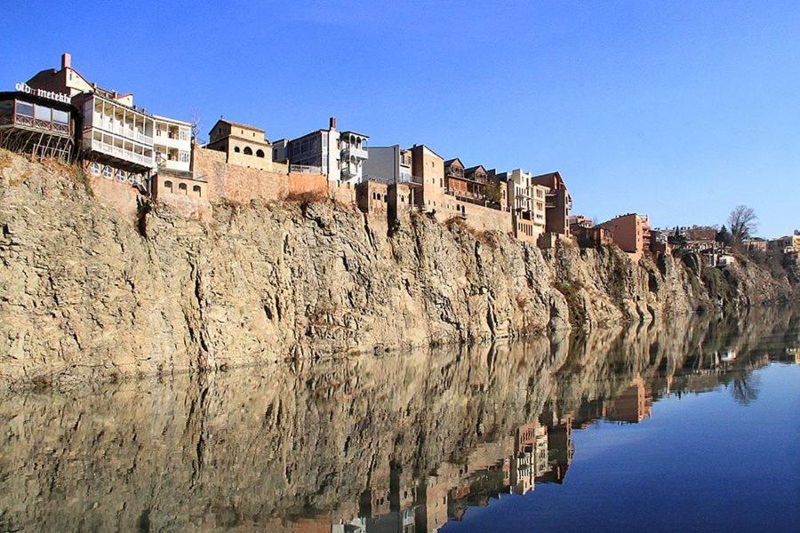 Metekhi Apartments