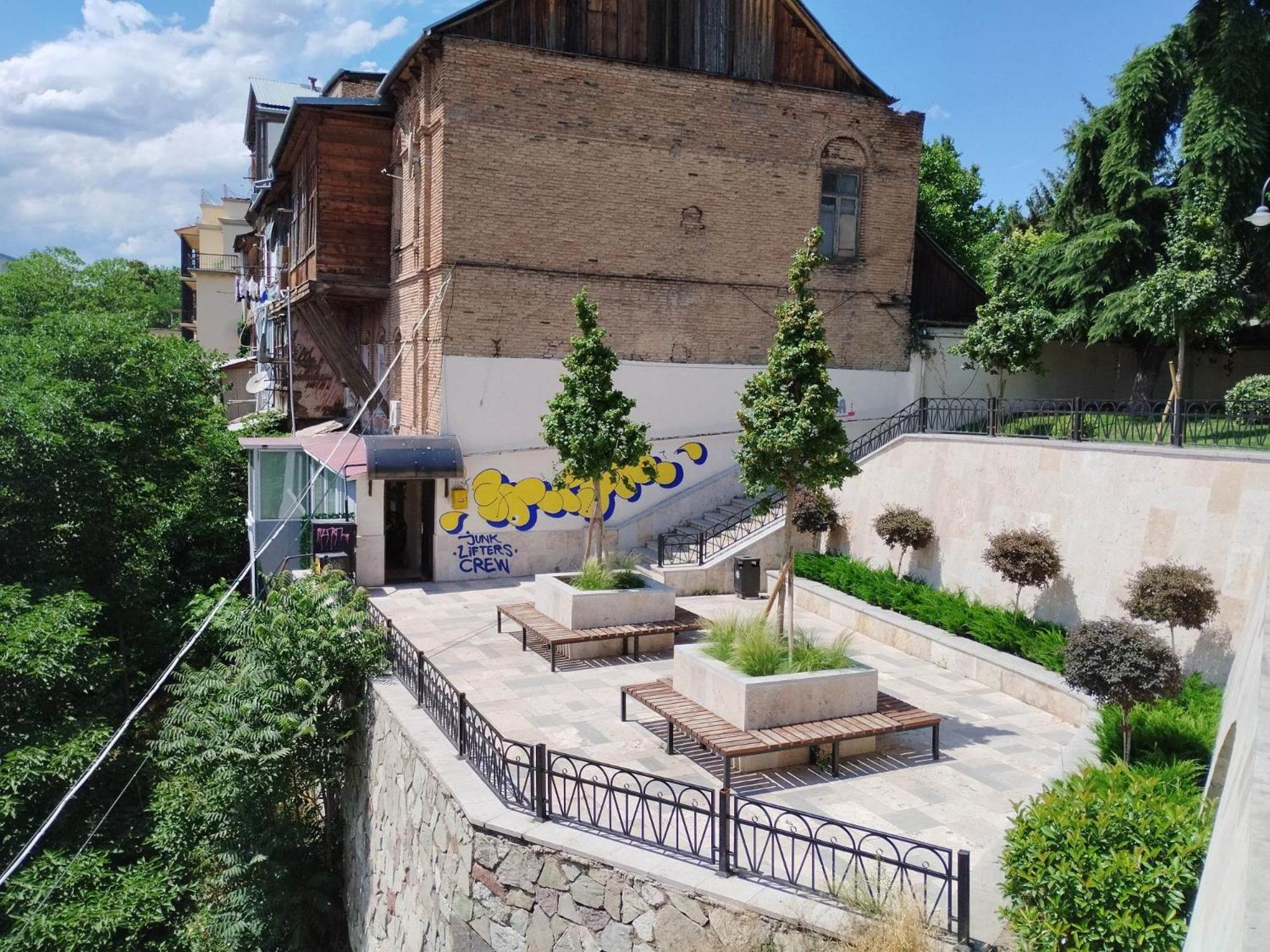 Metekhi Apartments
