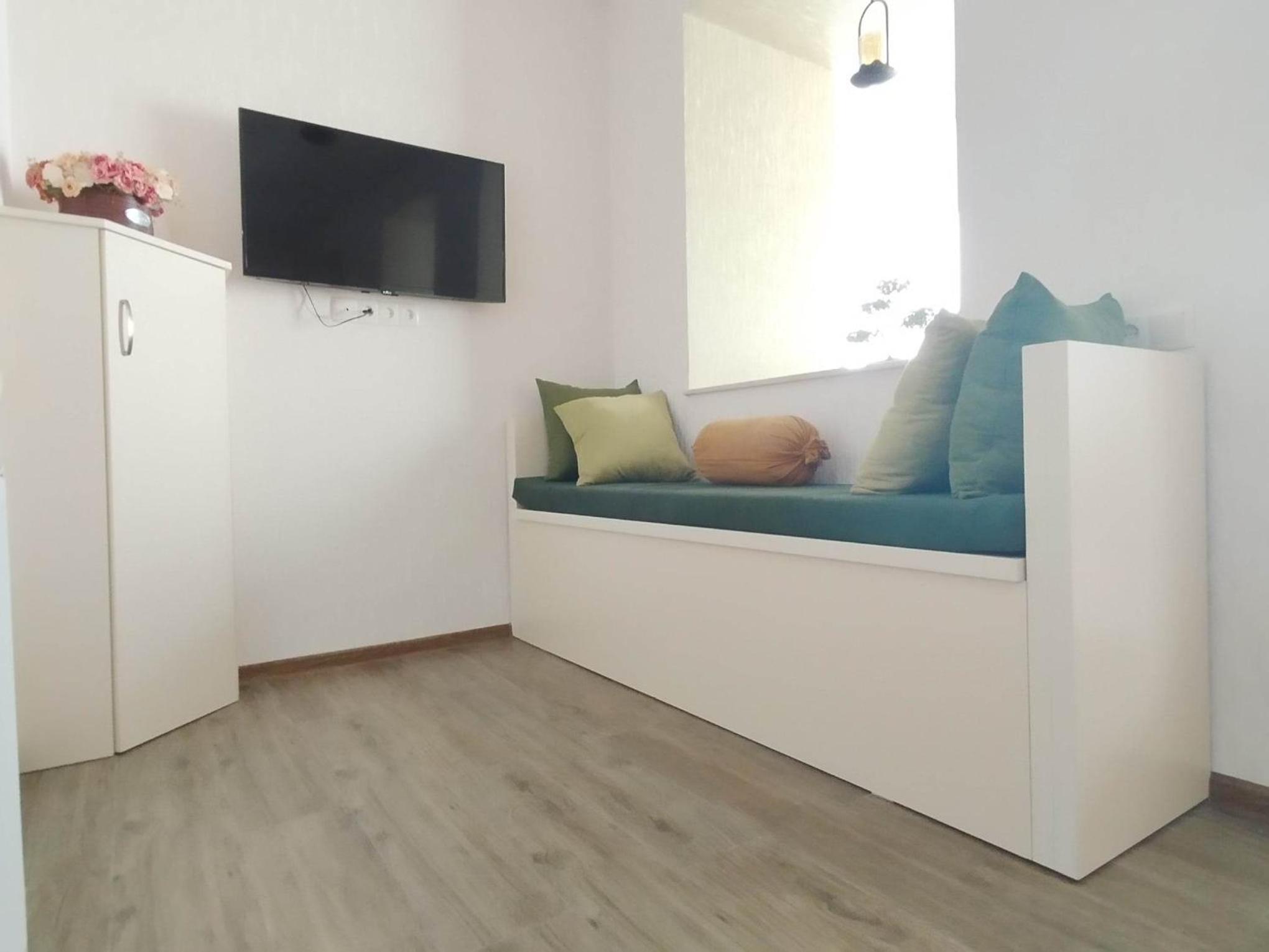 Metekhi Apartments