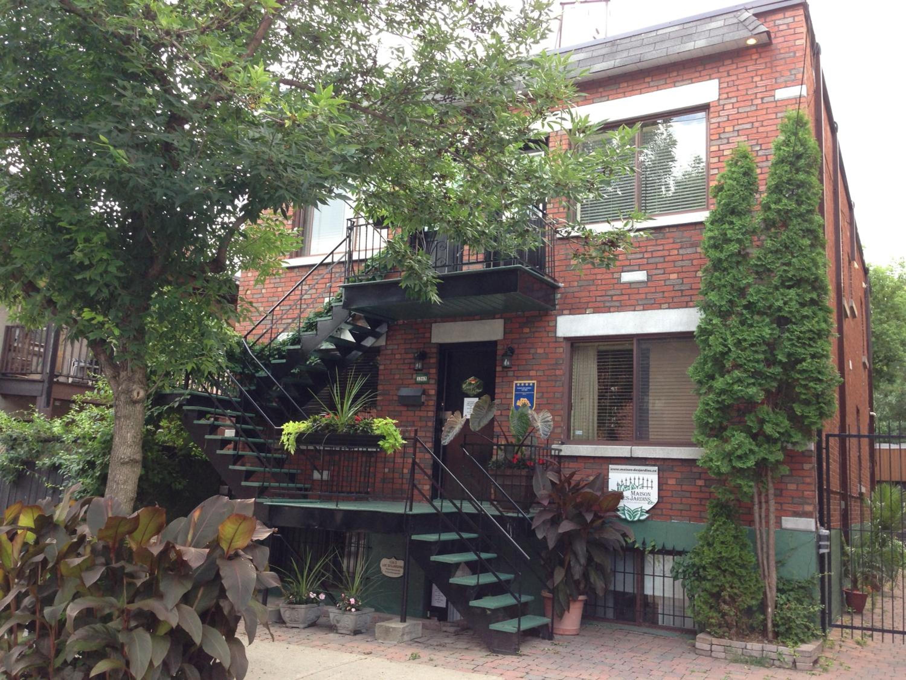 Maison Des Jardins B & B
