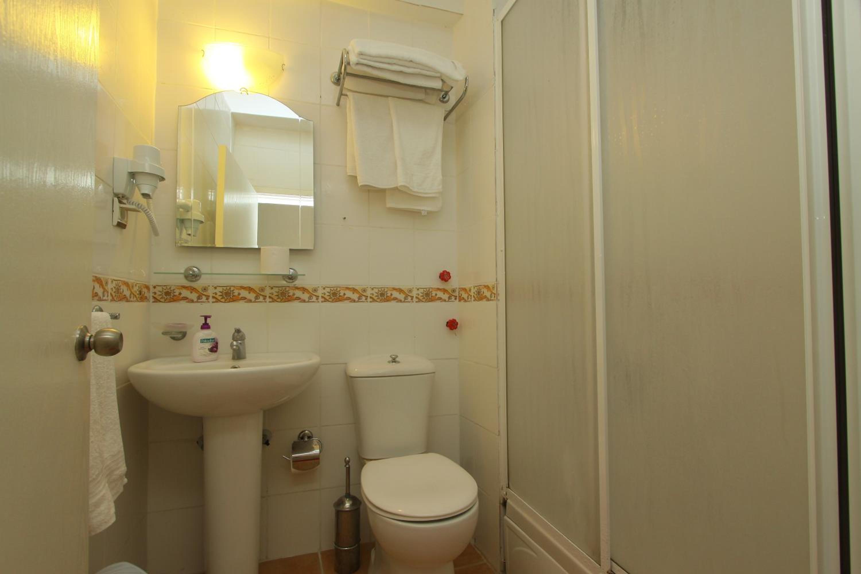 Nese Hotel - Image 17