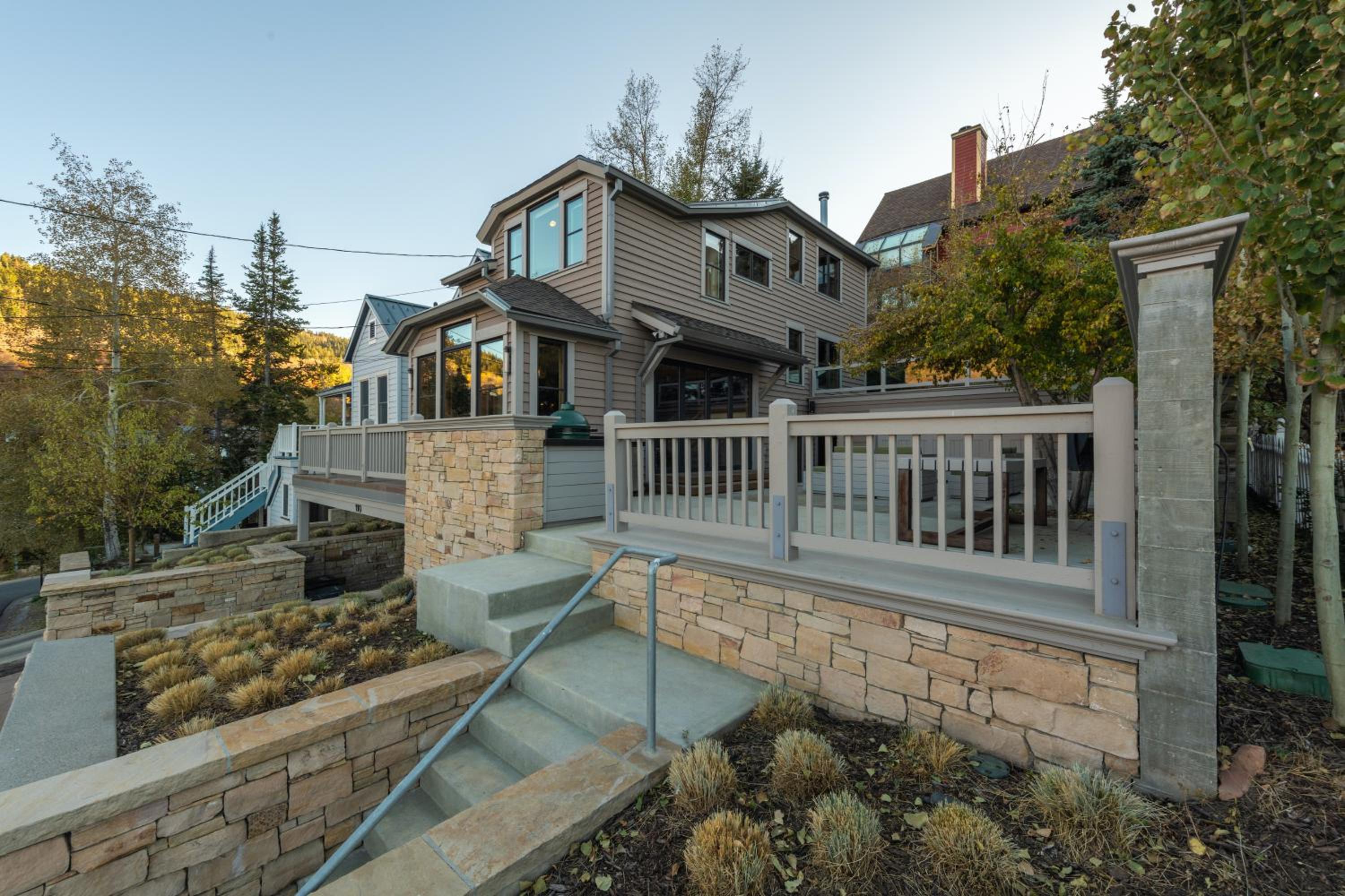 Walk to Skiing and Main, Spectacular Old Town 4BR Modern Home, Hot Tub, Fireplace, Outdoor firepit view 5