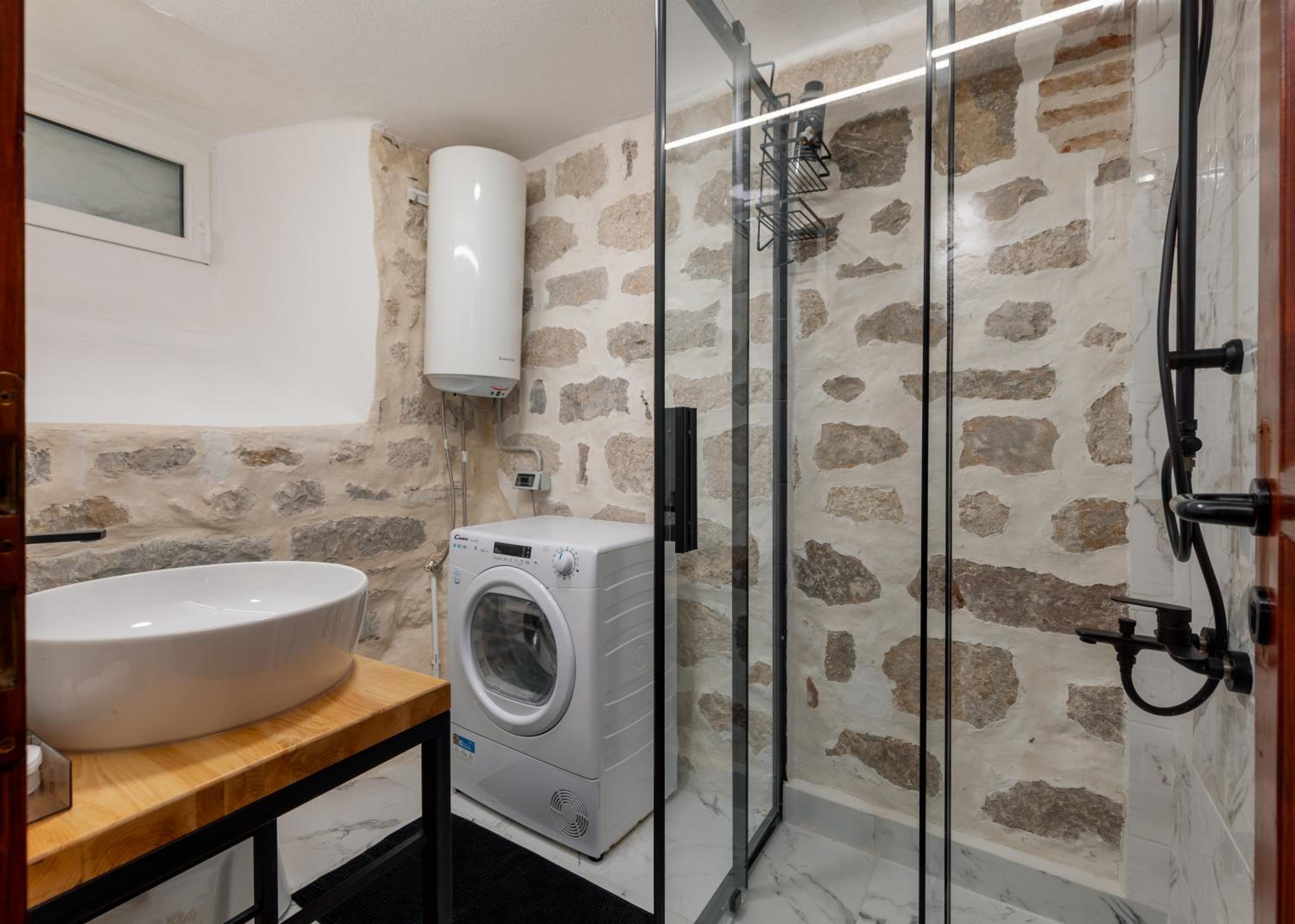 Quince&Sparkle Apartments Old Town Kotor view 5
