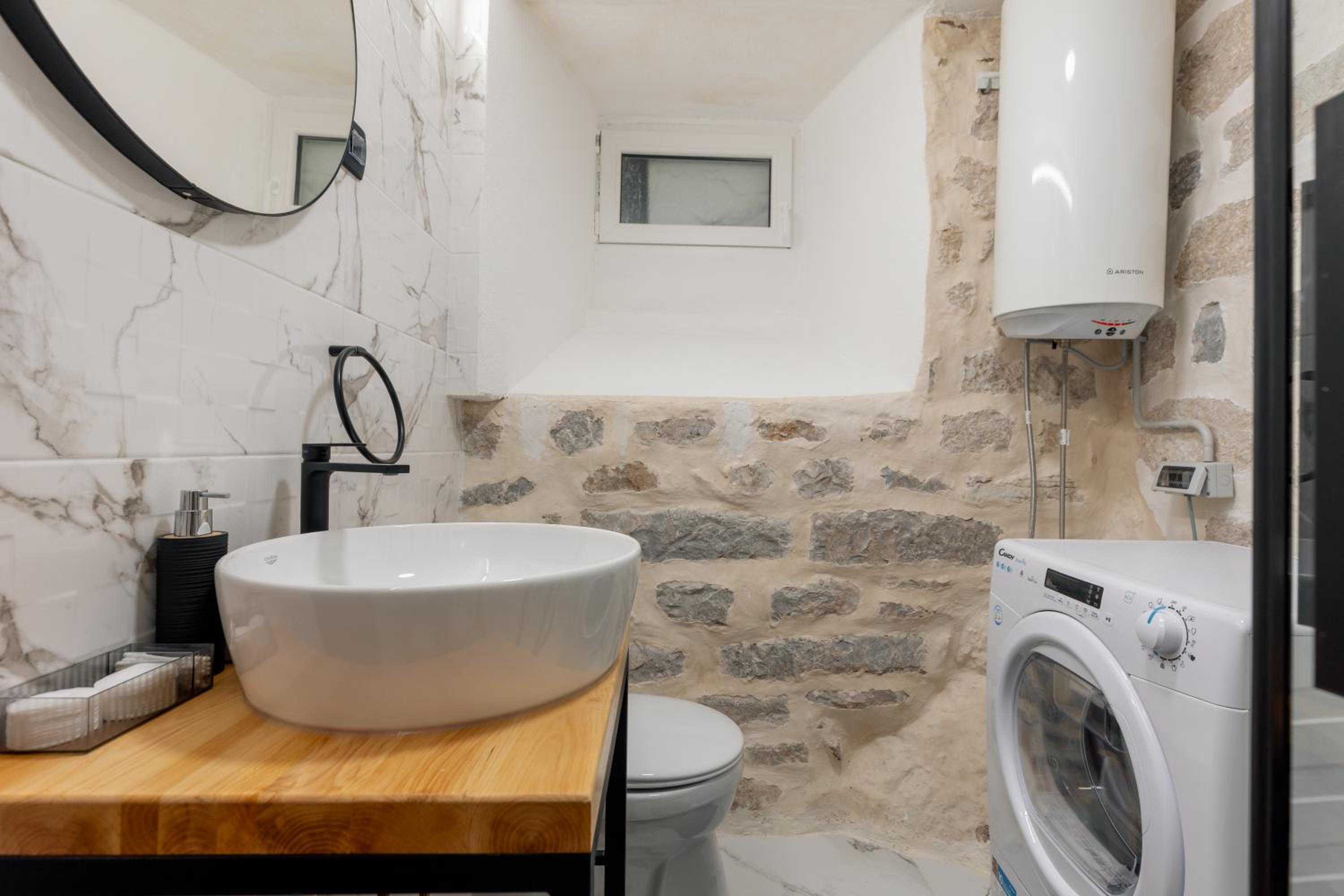 Quince&Sparkle Apartments Old Town Kotor view 4