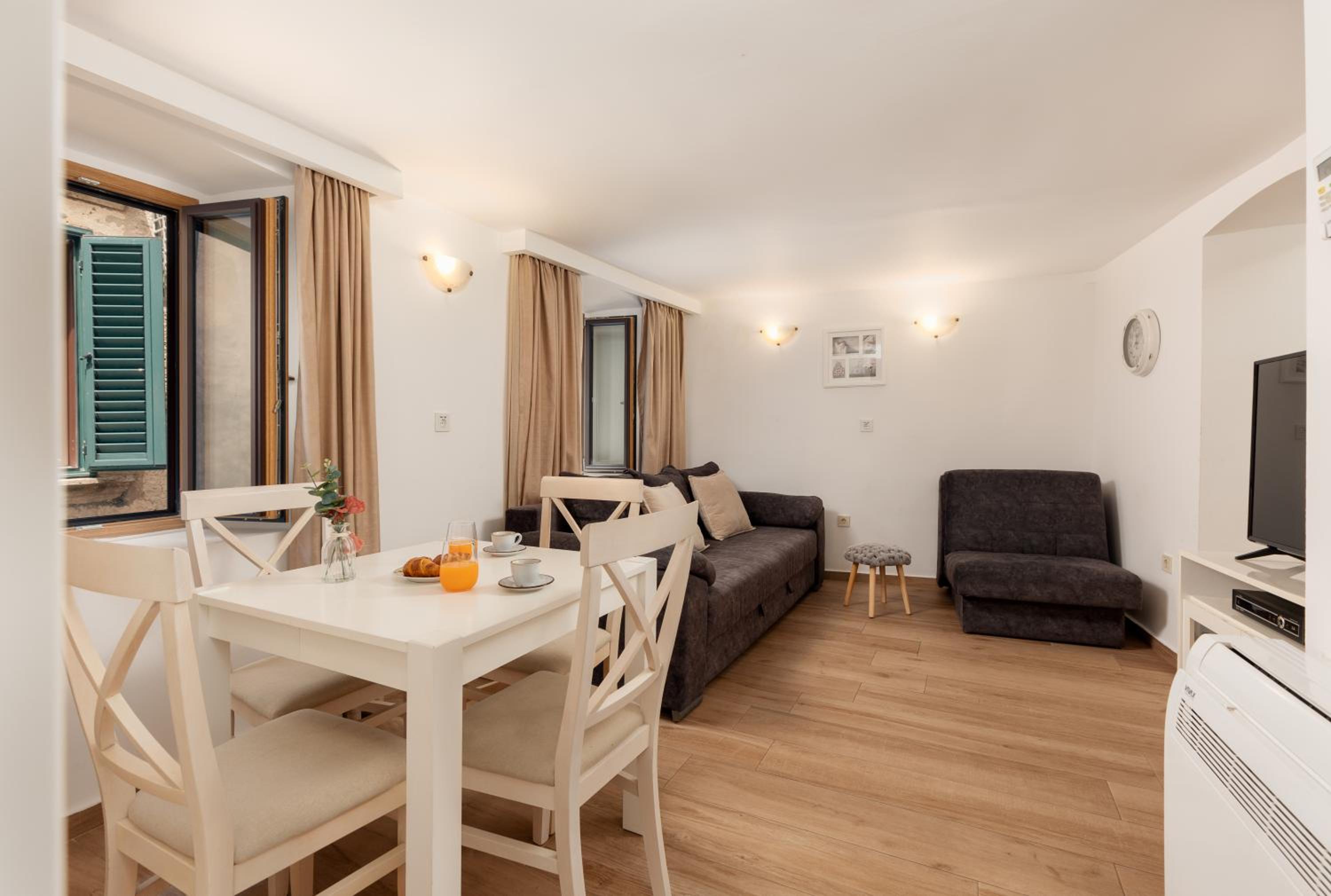 Apartment Amigo Old Town Kotor view 5