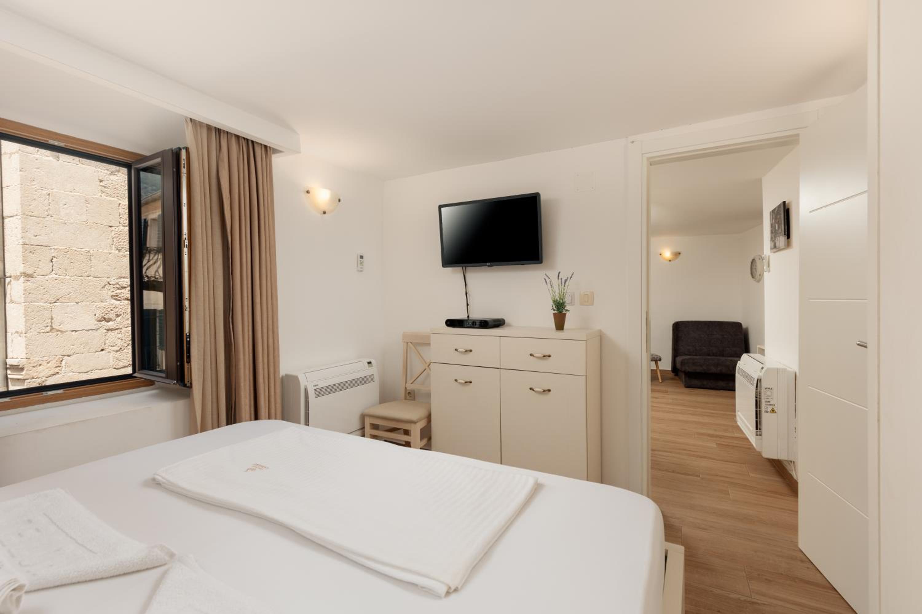 Apartment Amigo Old Town Kotor view 4