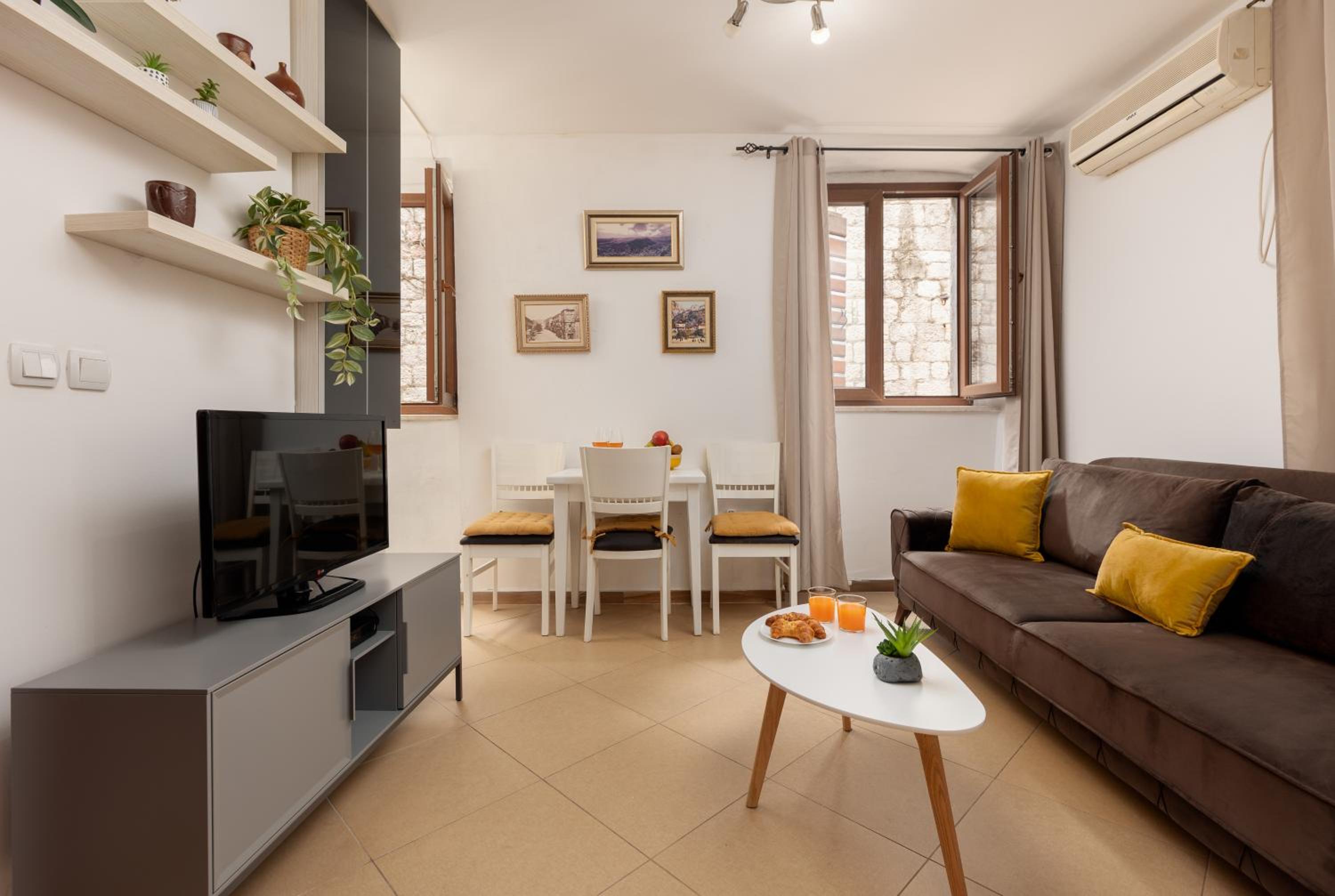 Apartment Amigo 2 Old Town Kotor view 5