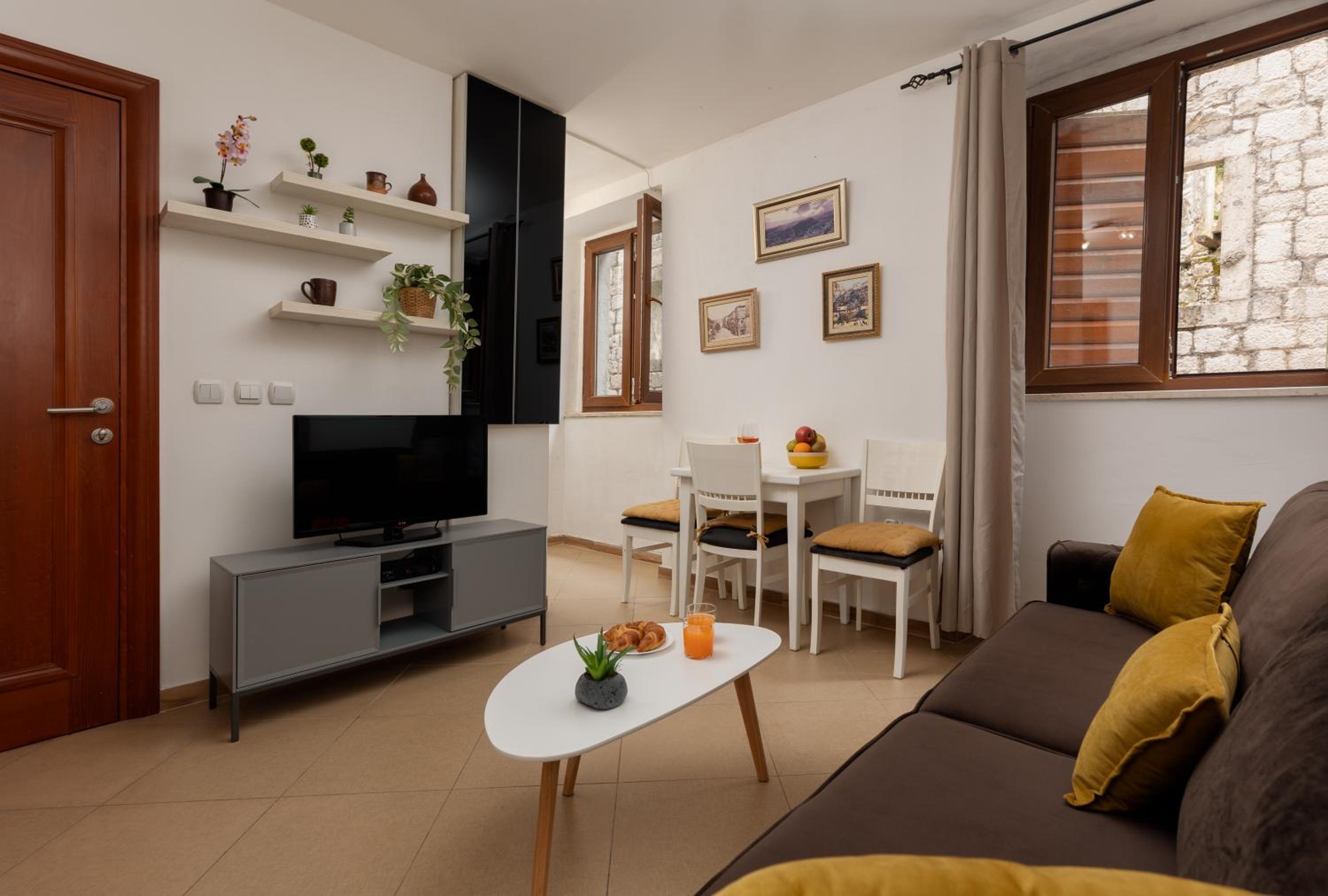 Apartment Amigo 2 Old Town Kotor view 4