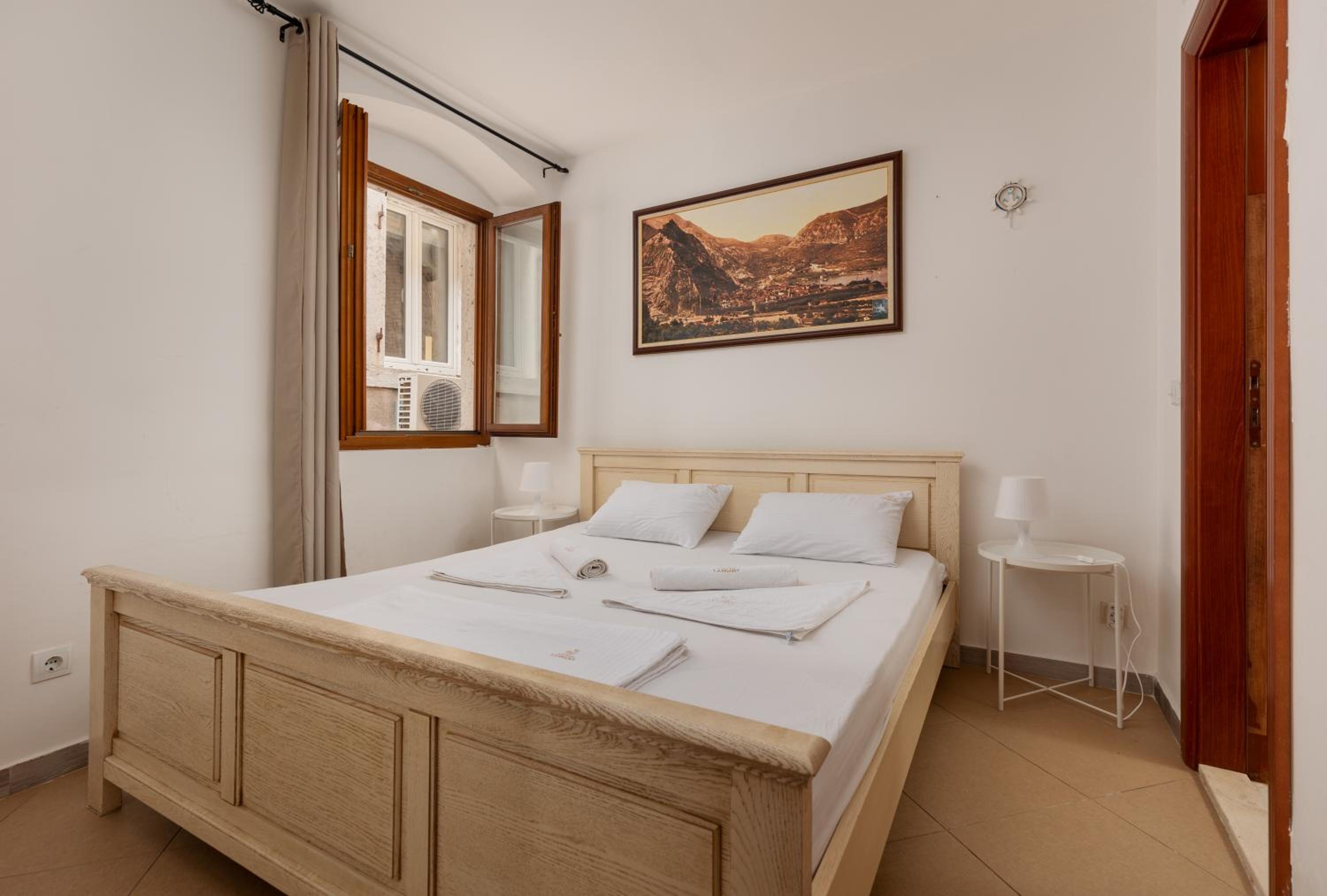 Apartment Amigo 2 Old Town Kotor view 2