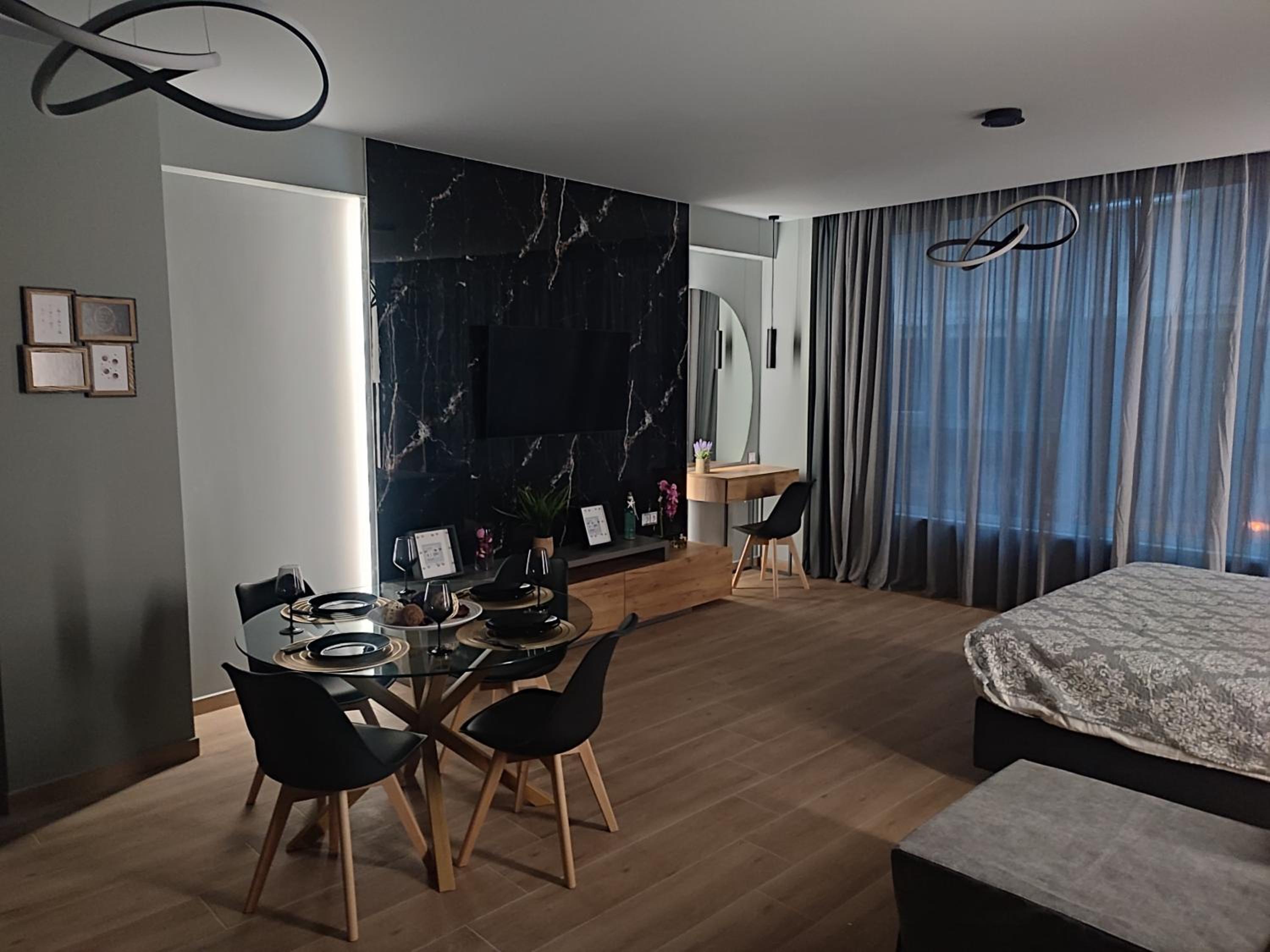 Amazing Apartments @ Monastiraki Subway Station