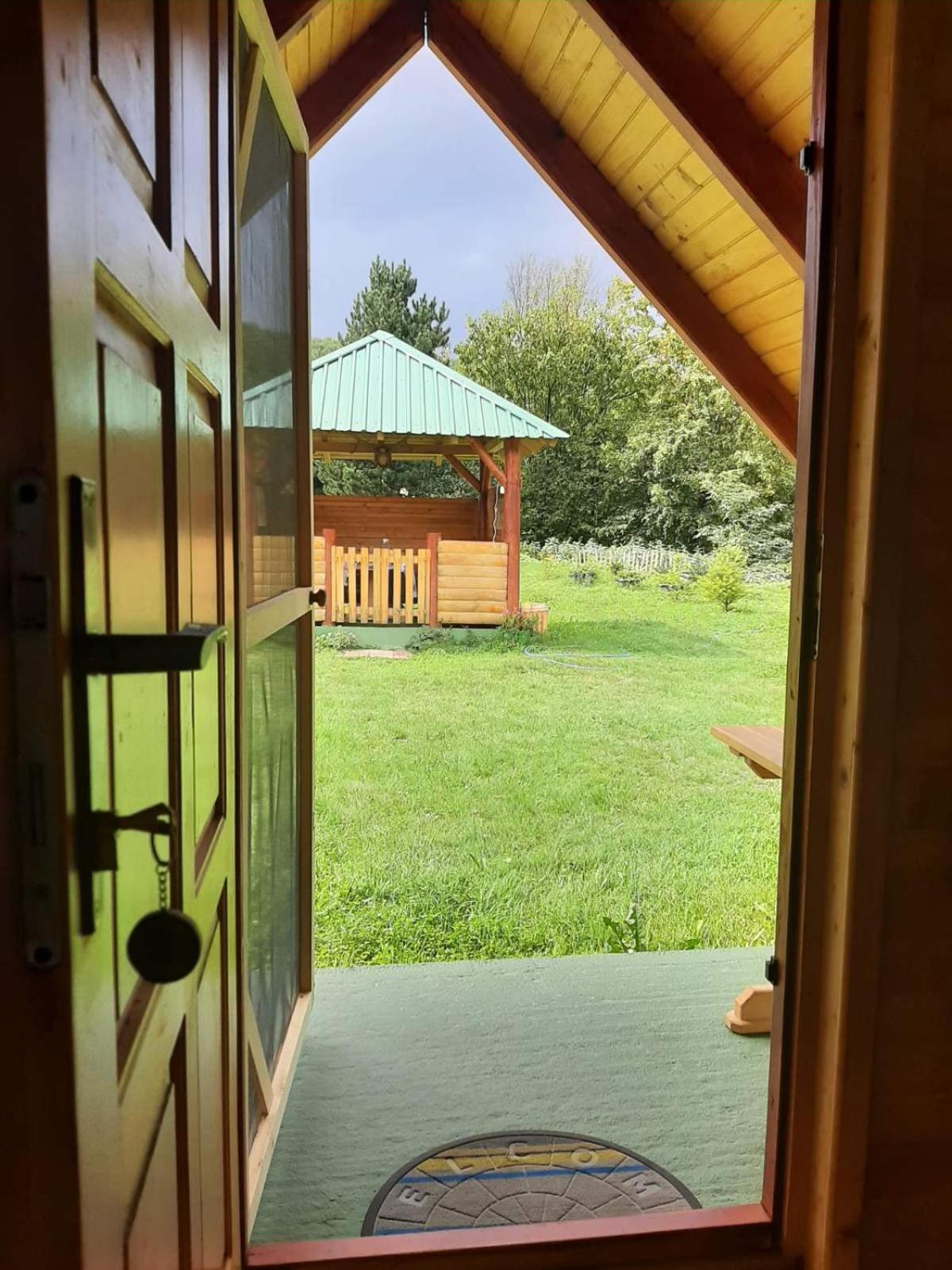 Konaci Očeva Zemlja Vikendica i Bungalovi view 3
