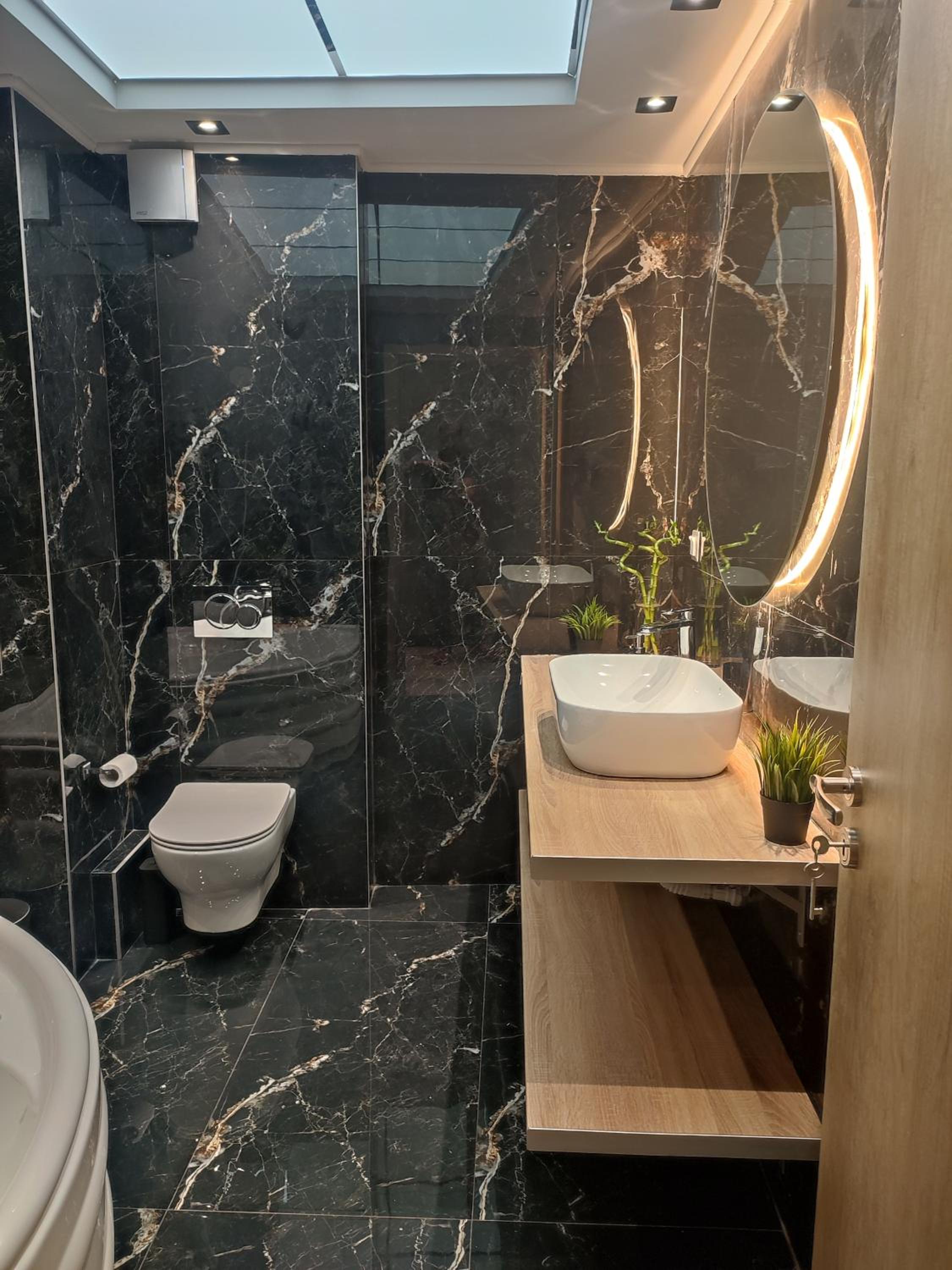 Amazing Apartments @ Monastiraki Subway Station