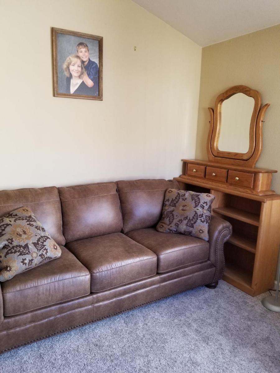 Lovely Mountain condo, remote workspace, 2 kayaks next to Lake Dillon view 3