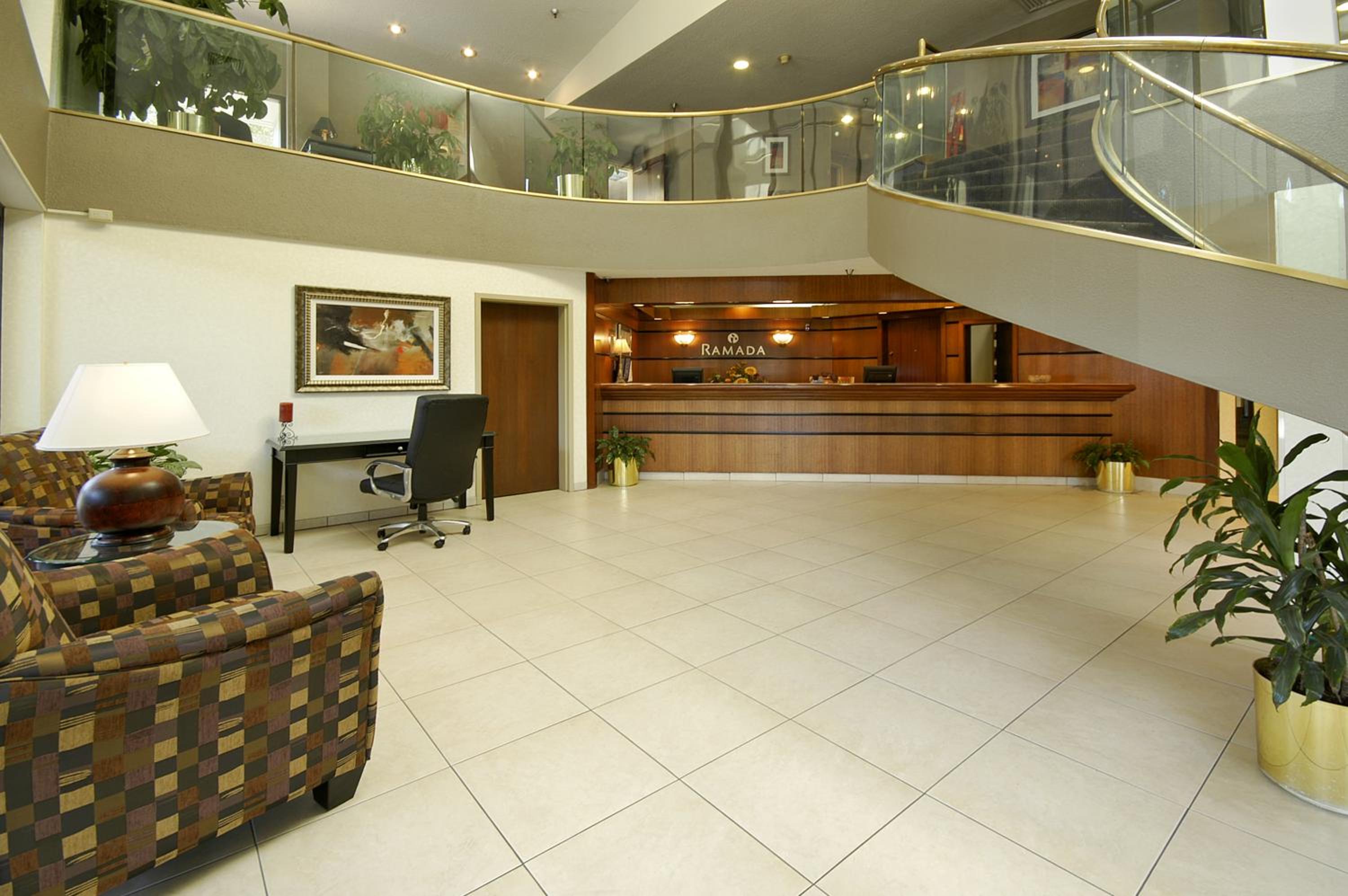 Ramada by Wyndham Bettendorf view 3