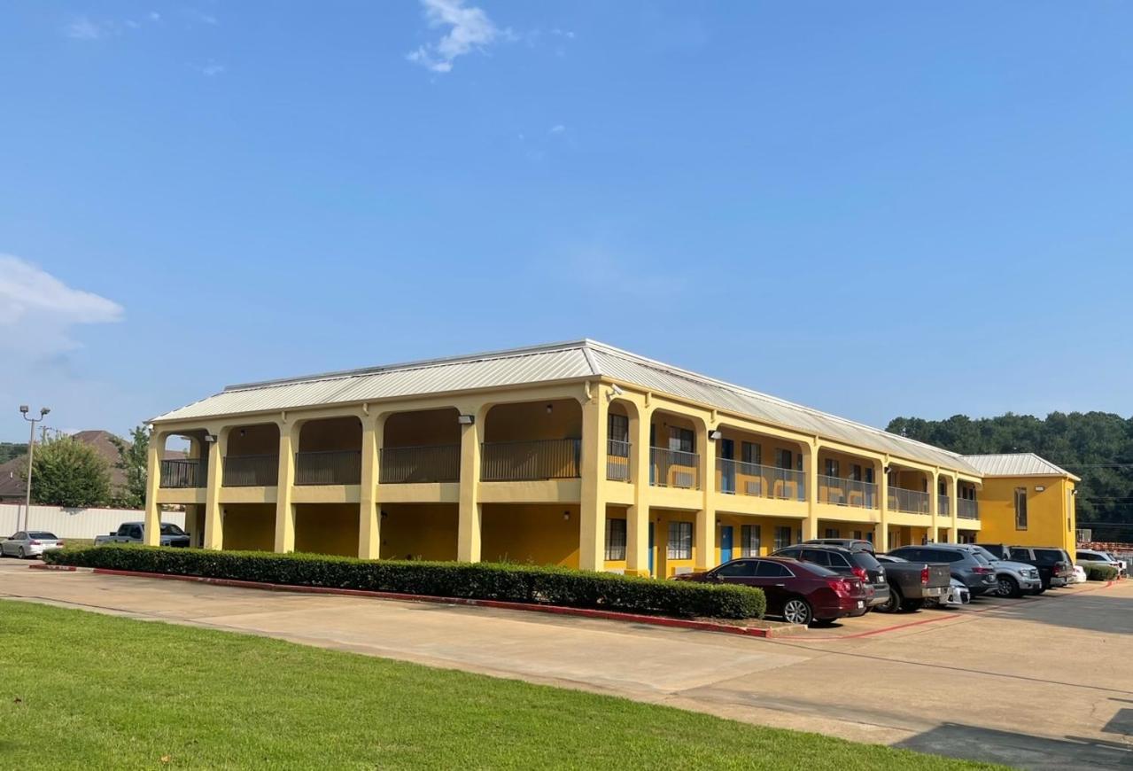 Longview Vacations - Majestic Inn - Property Image 24