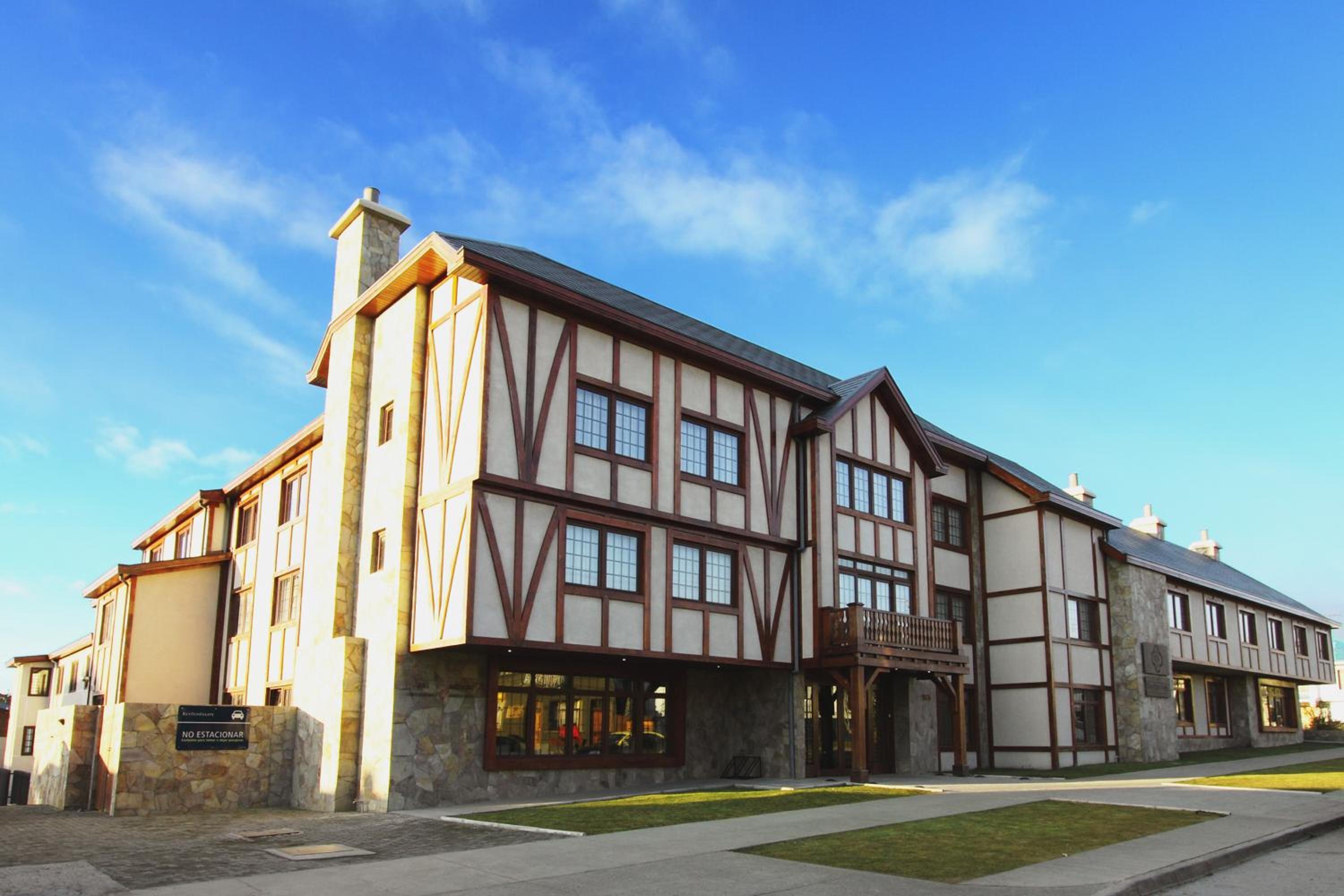 Hotel Almasur Punta Arenas - Image 1
