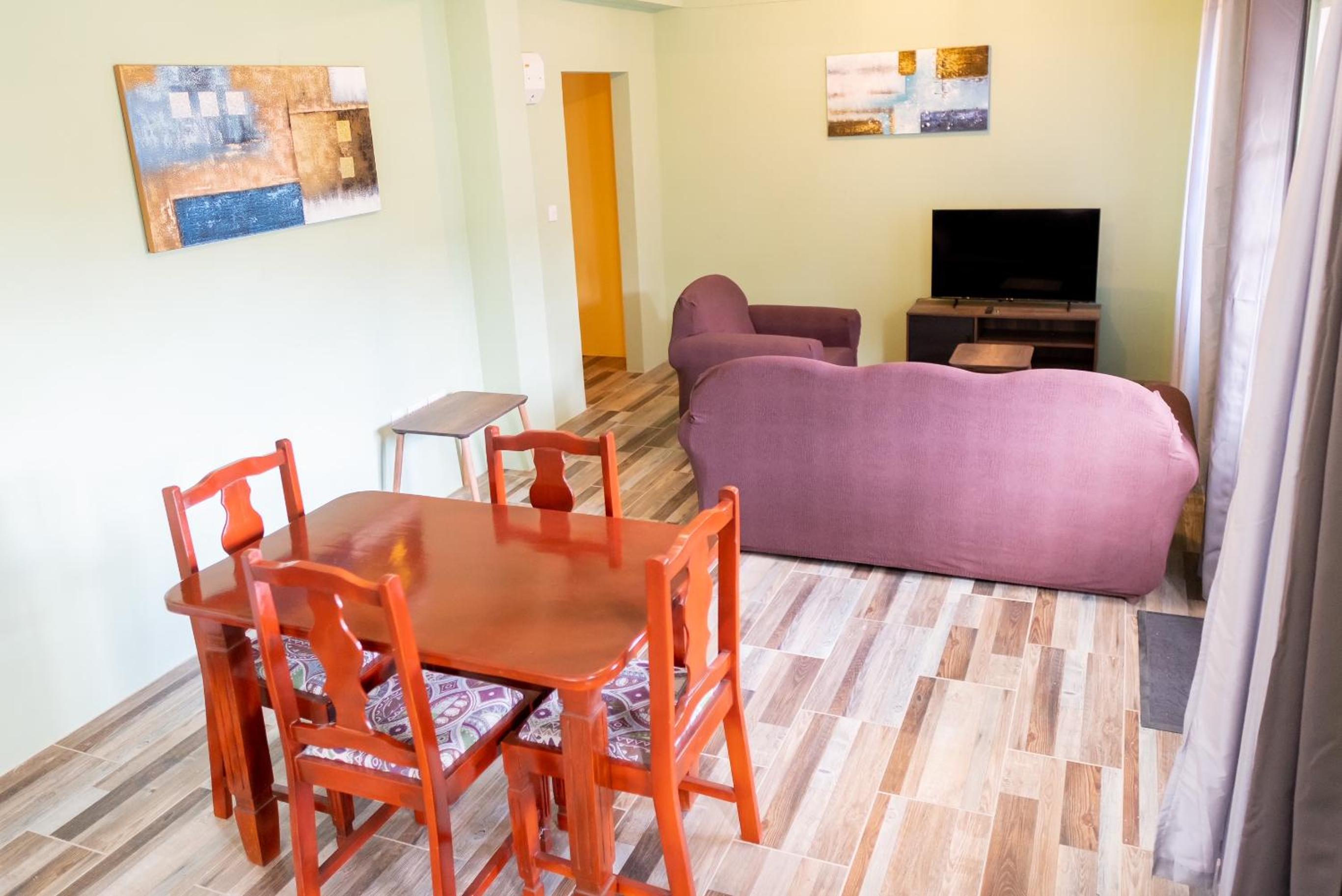Golden Palms Apartment